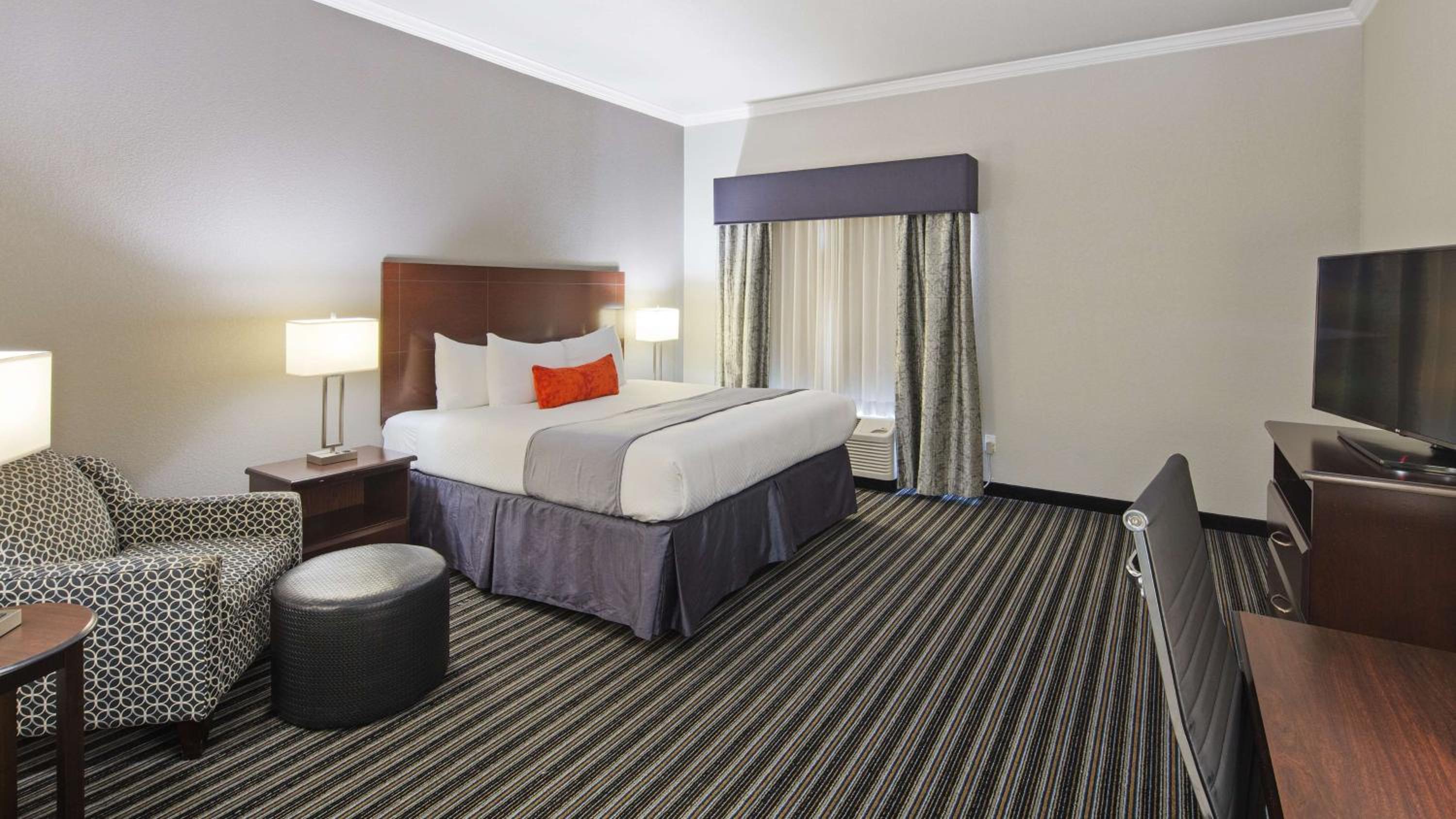 King Room - Non-Smoking - Photo 1