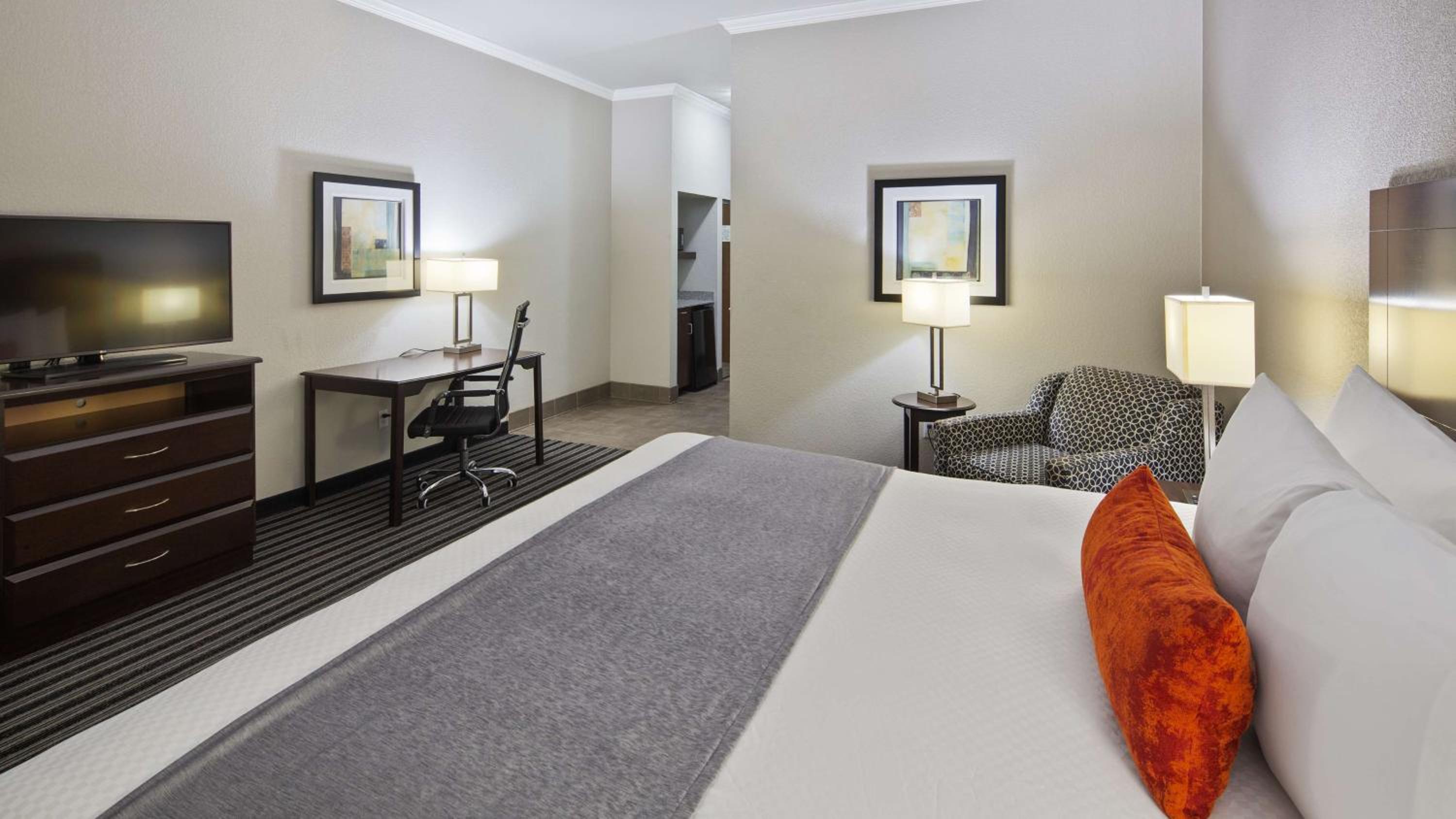 King Room - Non-Smoking - Photo 2