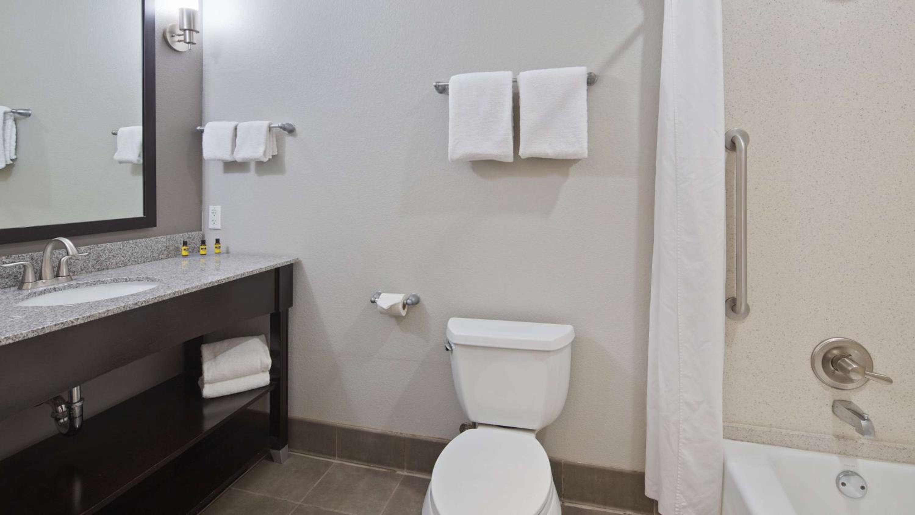 King Room - Non-Smoking - Photo 3