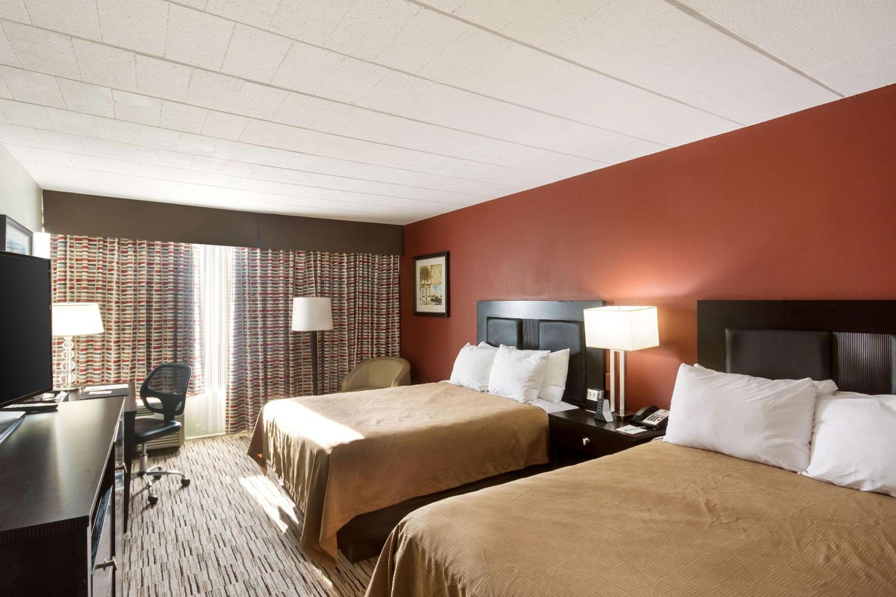 Double Room with Two Double Beds - Photo 1