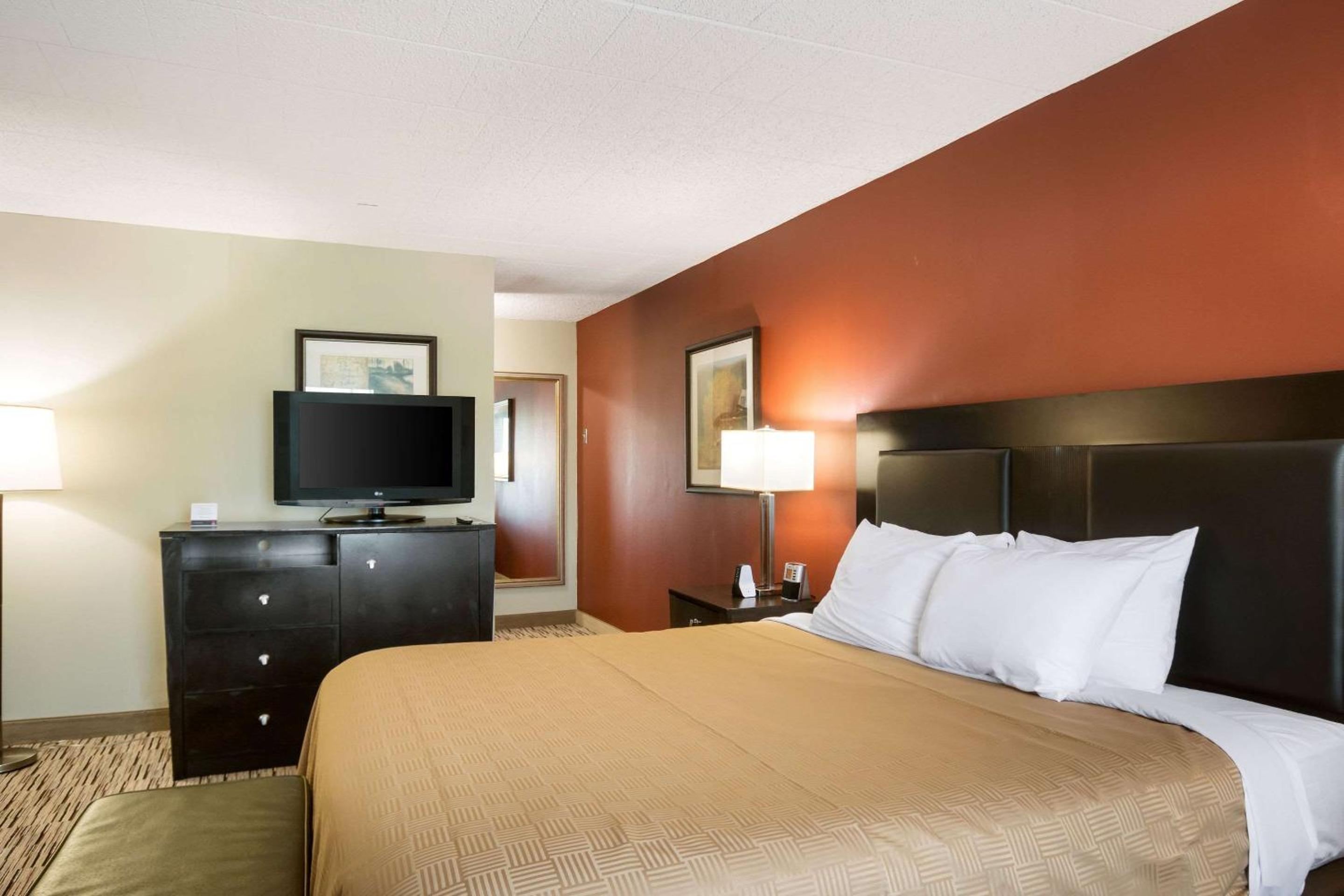 Superior King Room - Non-Smoking - Photo 1