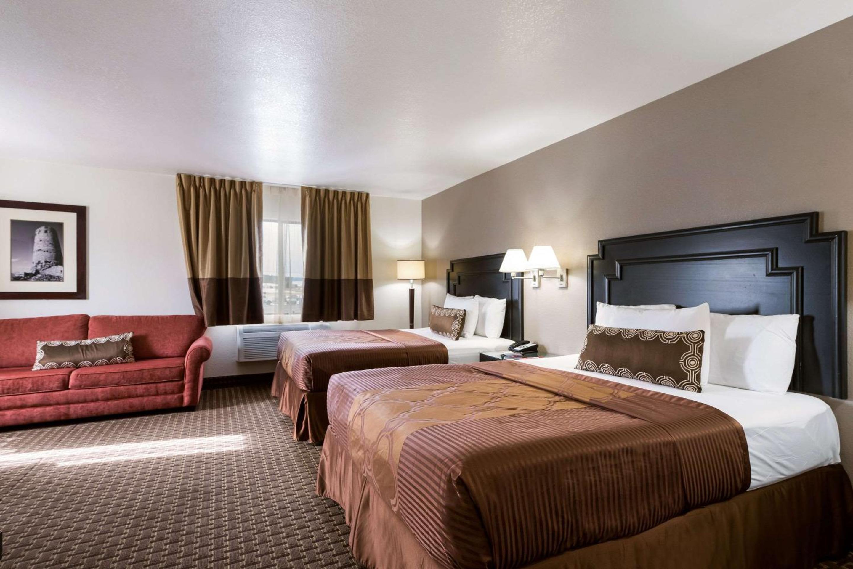 Queen Suite with Two Queen Beds - Non-Smoking - Photo 1