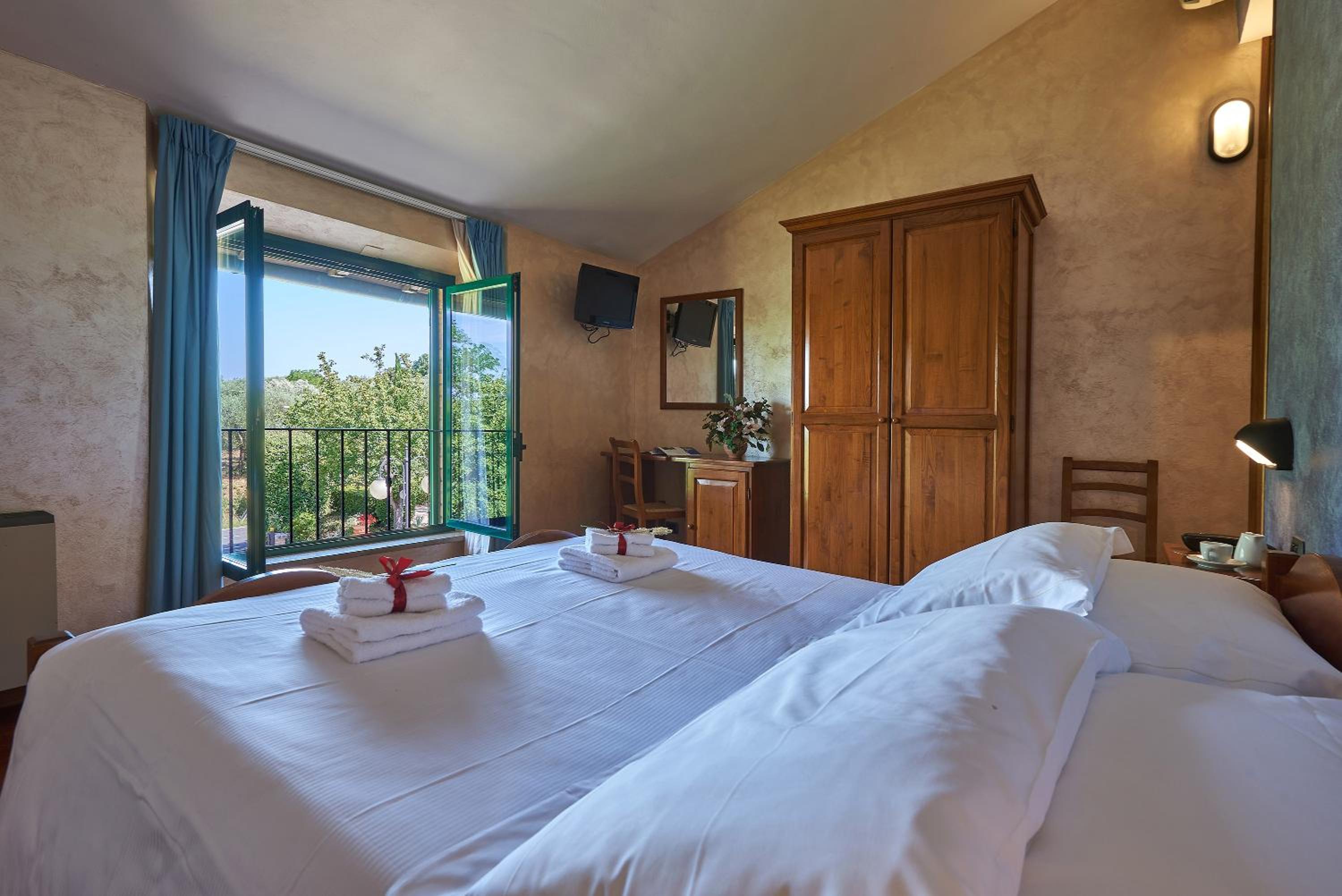 Double or Twin Room with Spa Access Light photo 1