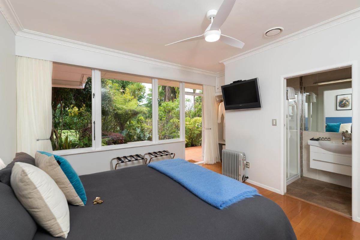Deluxe King Room 1 photo 2