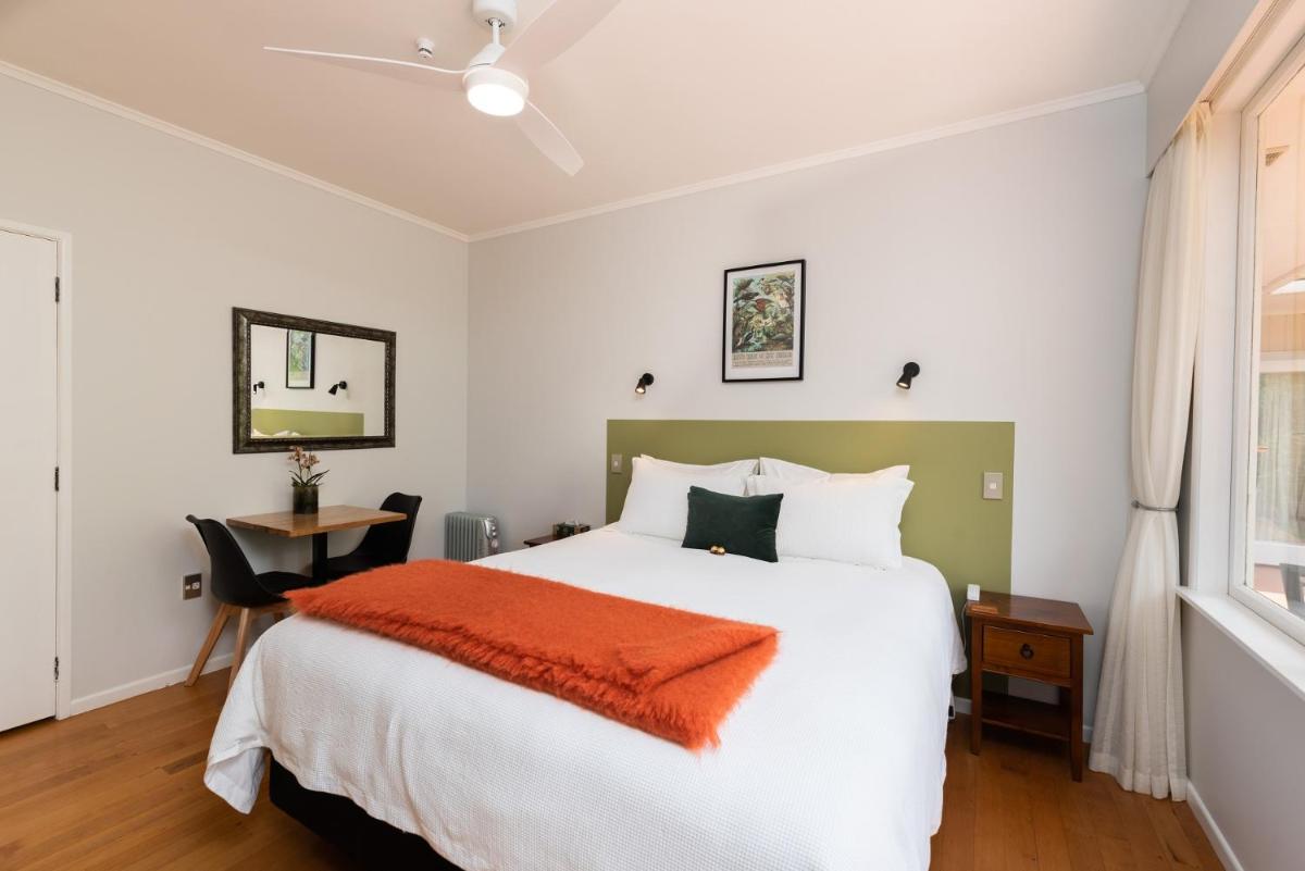 Deluxe King Room 2 photo 1