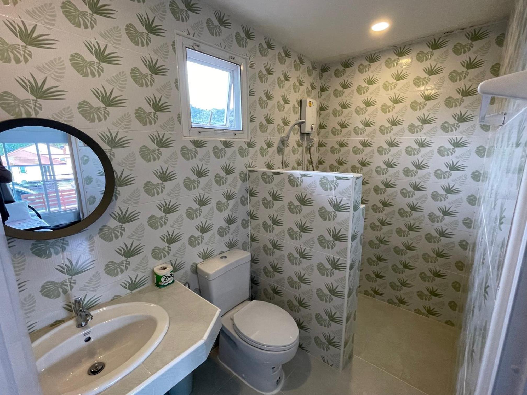 Double Room with Balcony - Photo 2