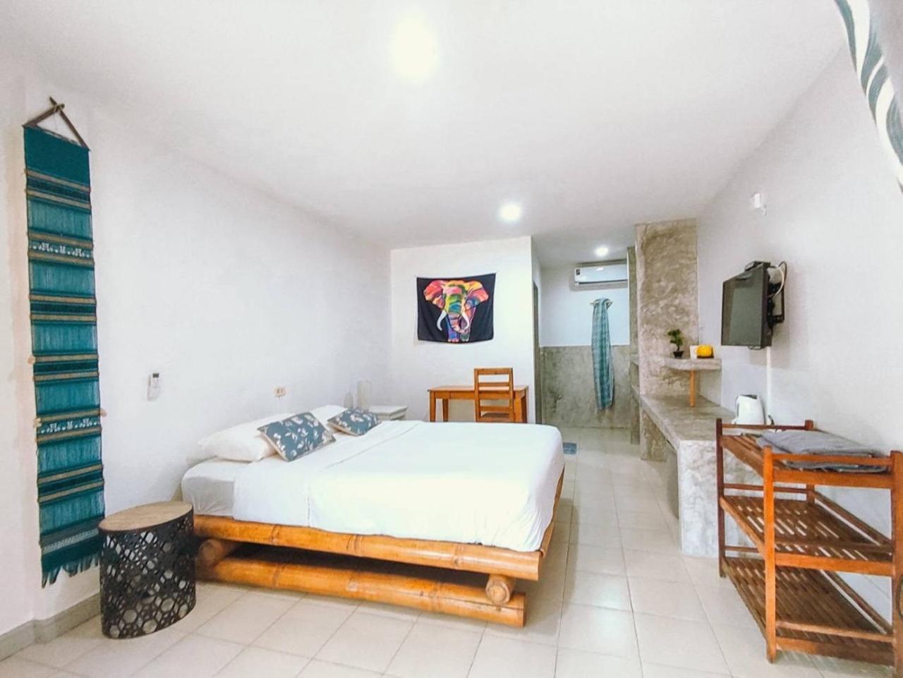 Double Room with Garden View - Photo 4