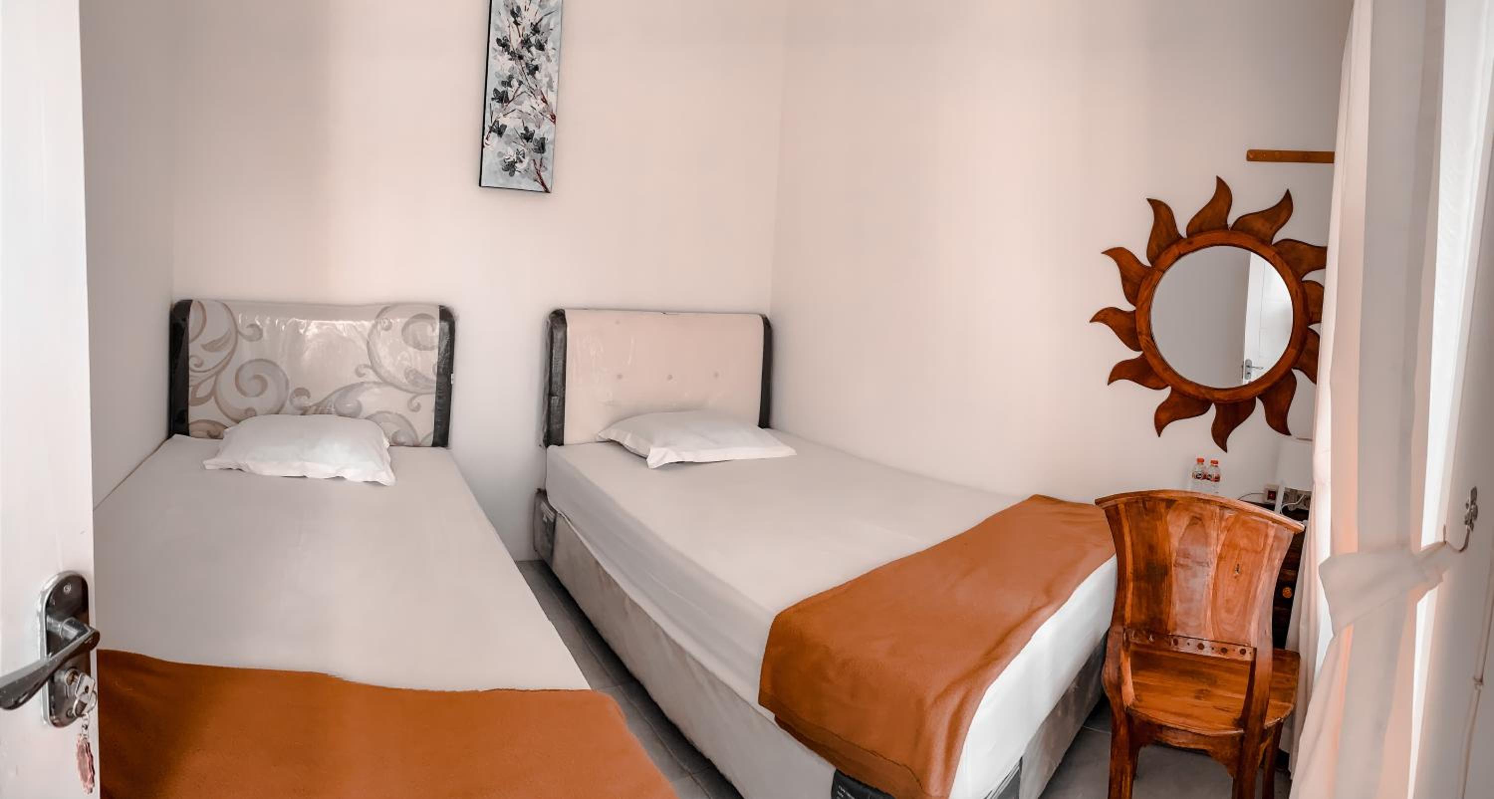 Twin Room - Photo 5