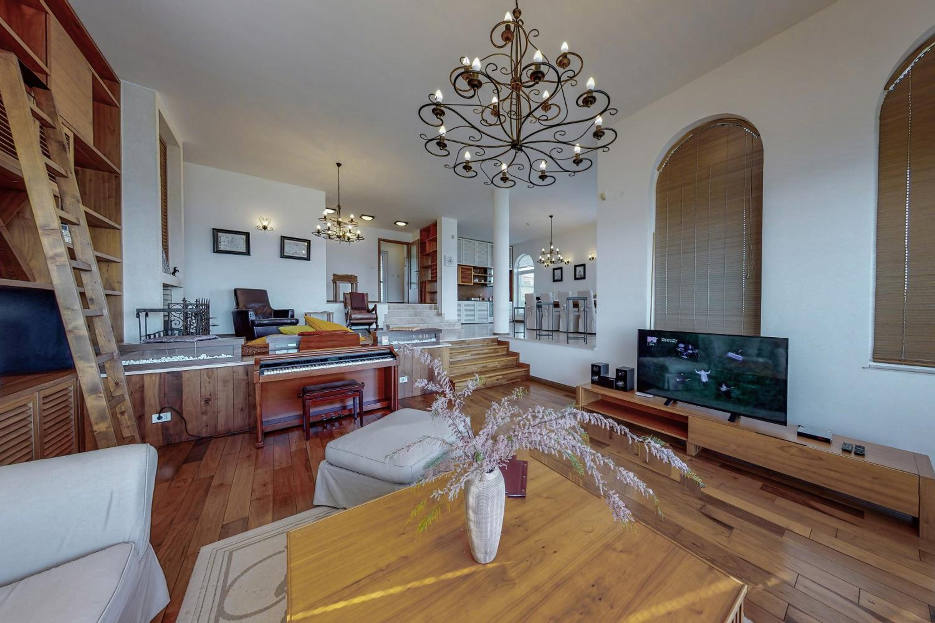 Deluxe Four-Bedroom Villa With Sea View