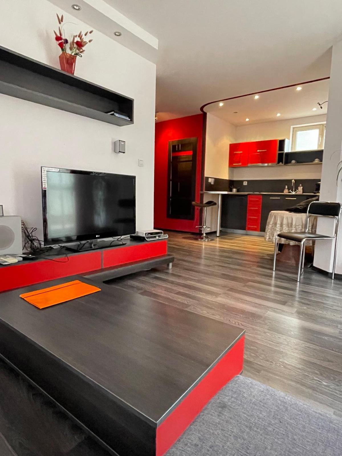 One-Bedroom Apartment-Marie Curie 1A Street - Photo 13
