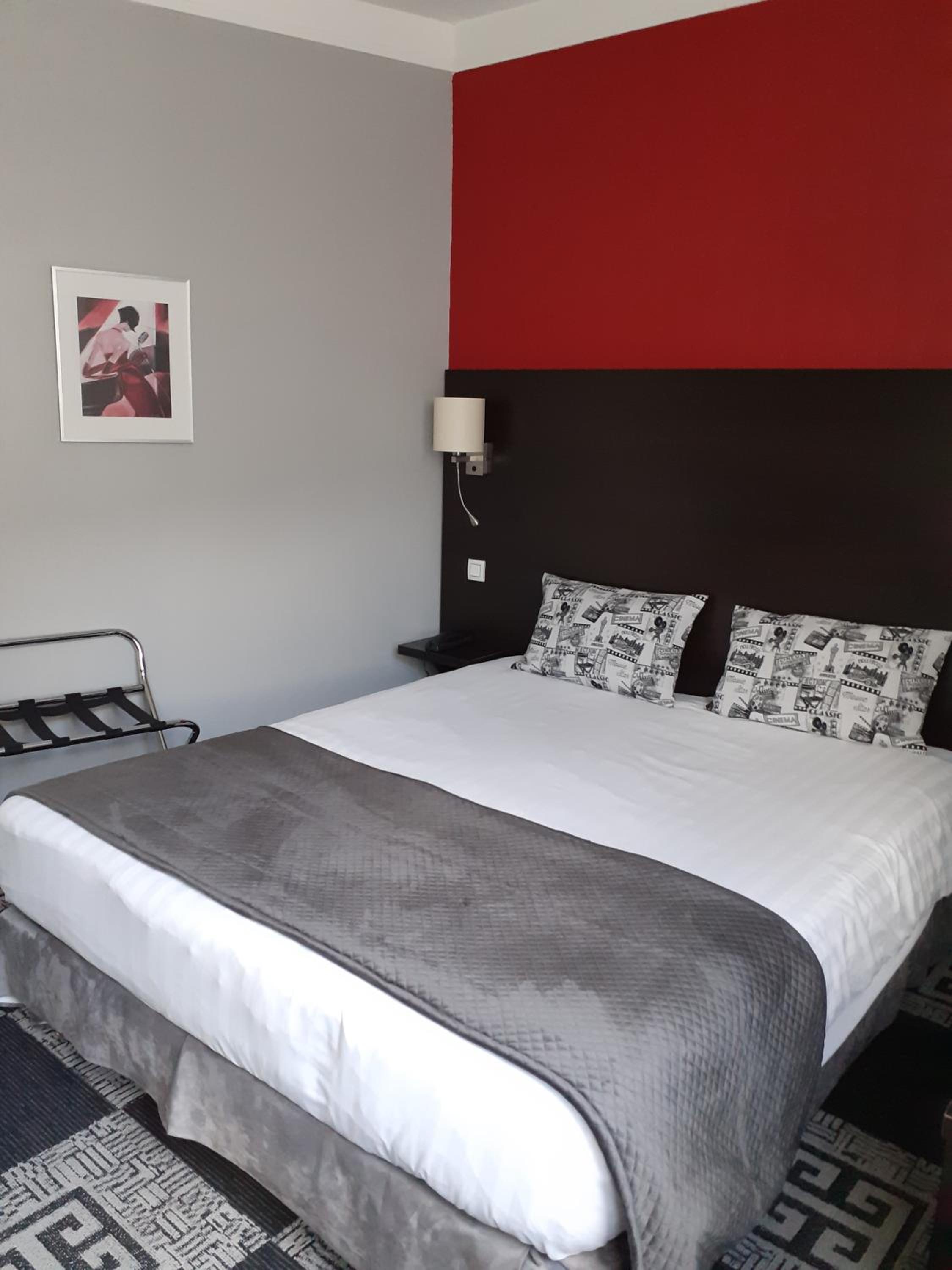 Standard Double Room - Photo 4