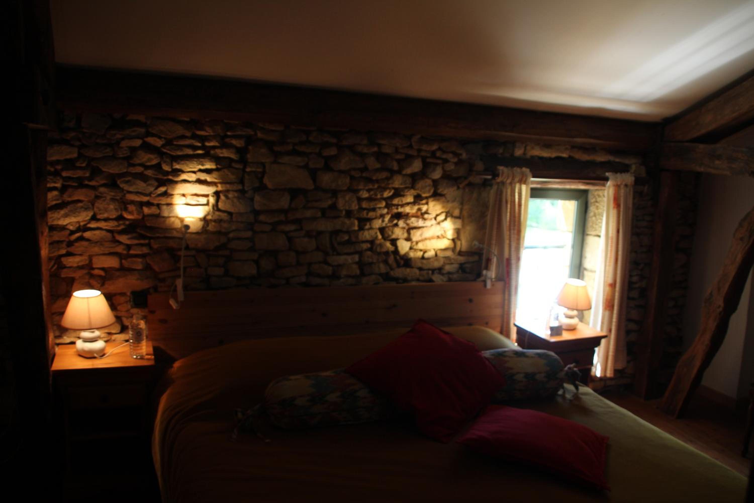 Double Room with Private Bathroom - Photo 3