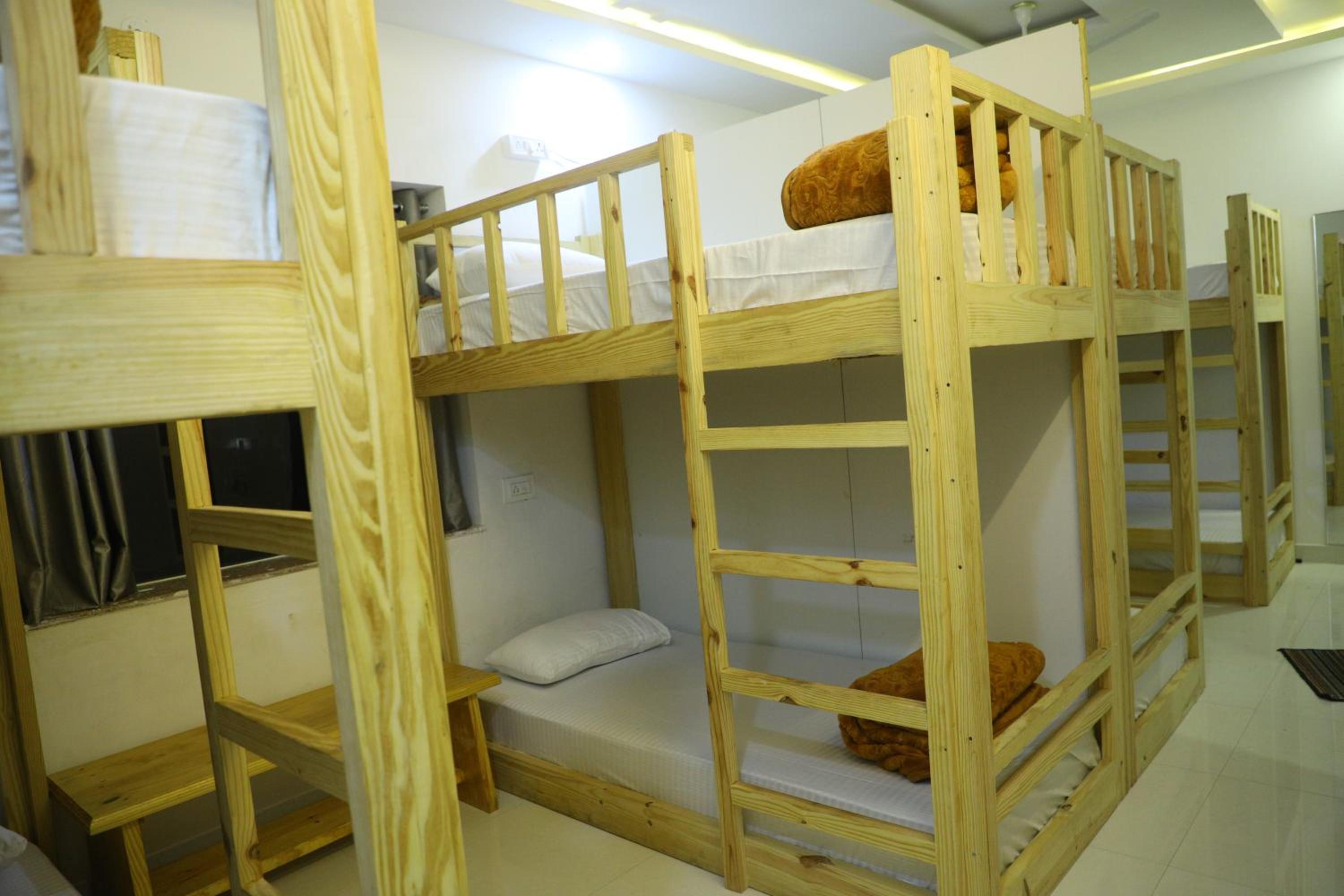 8-Bed Mixed Dormitory Room photo 1