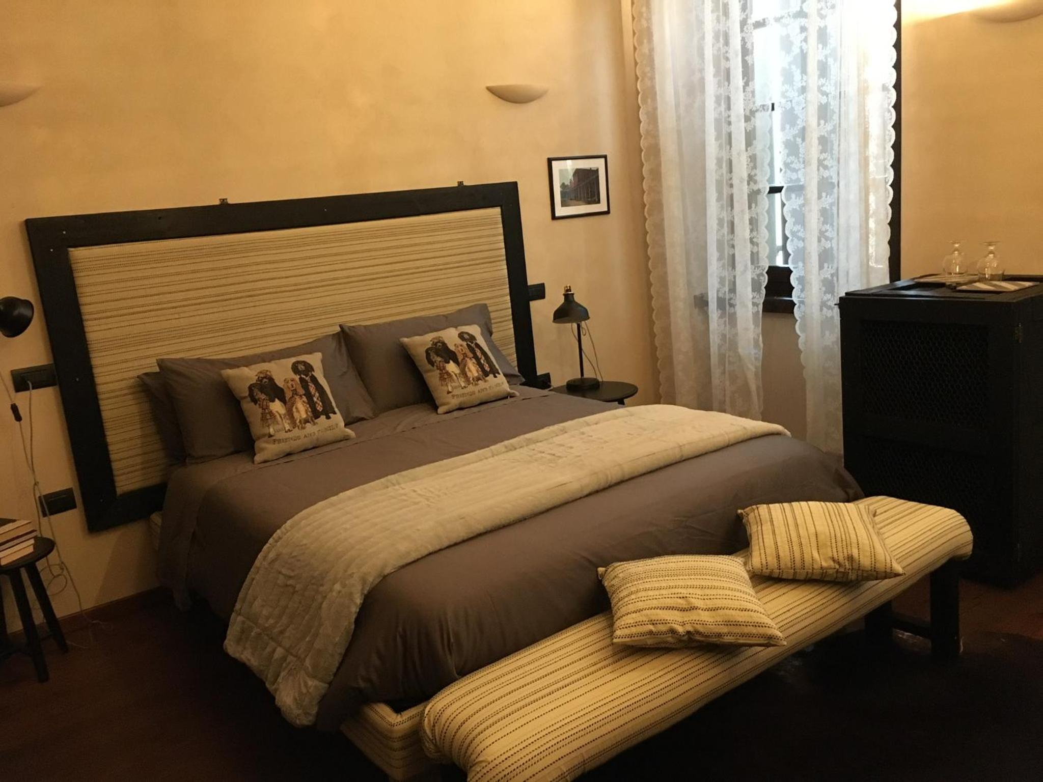 Double or Twin Room with Bathroom - Photo 4