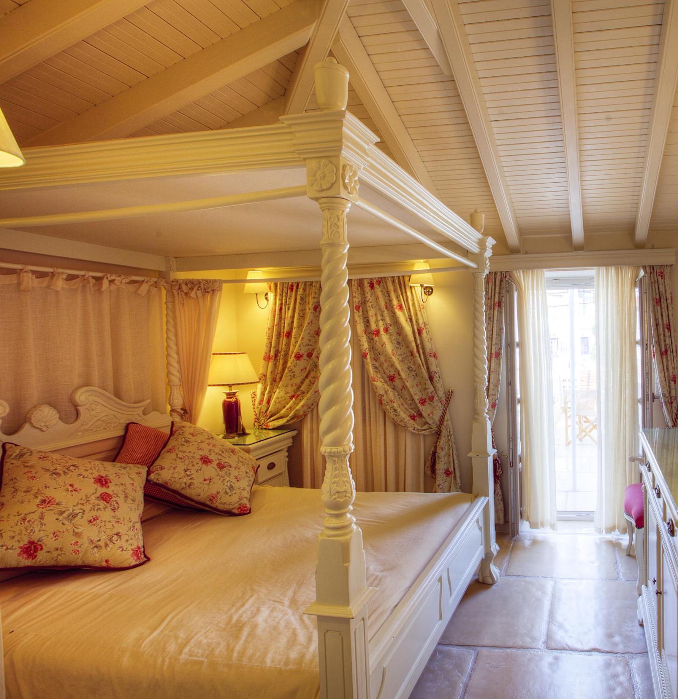 Double Room with Balcony - Photo 1