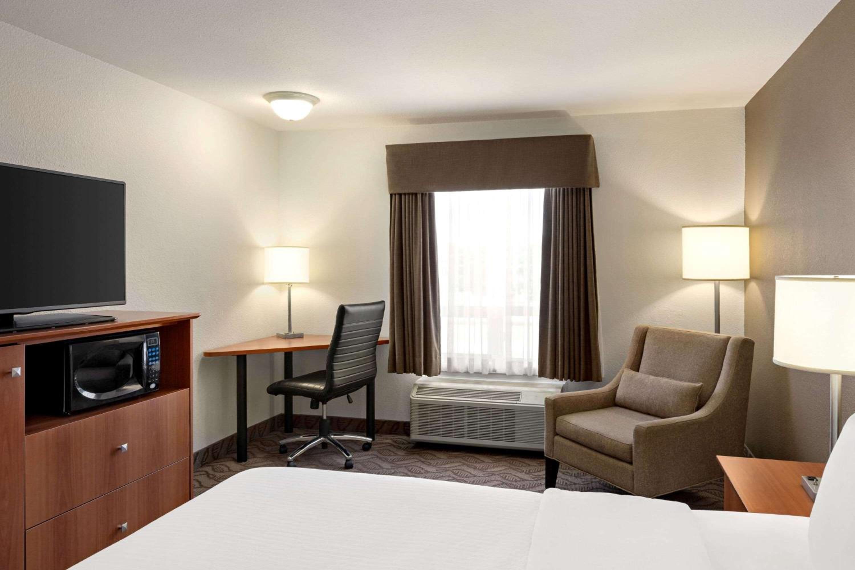King Room - Non-Smoking - Photo 1