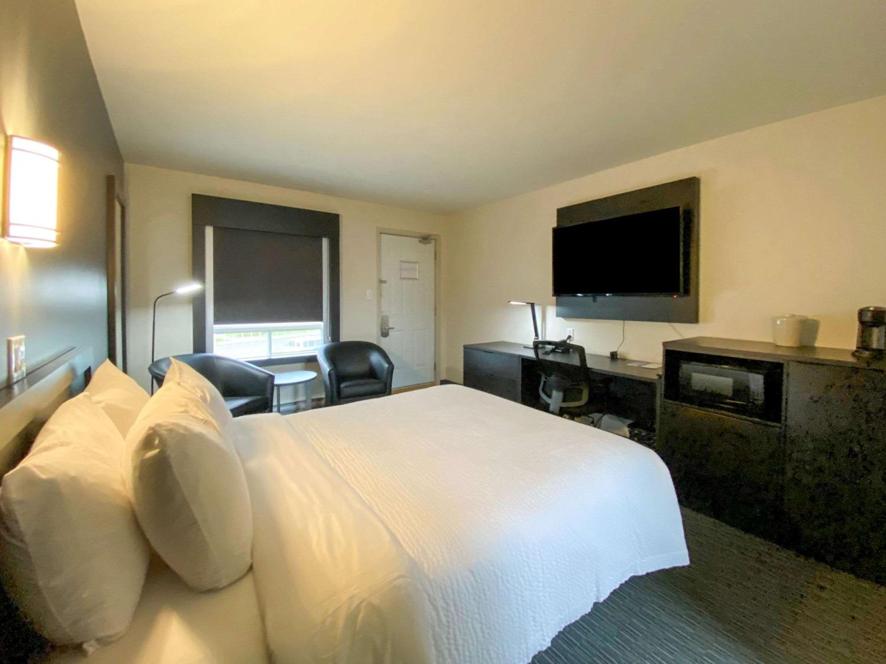 Queen Room - Non Smoking photo 3
