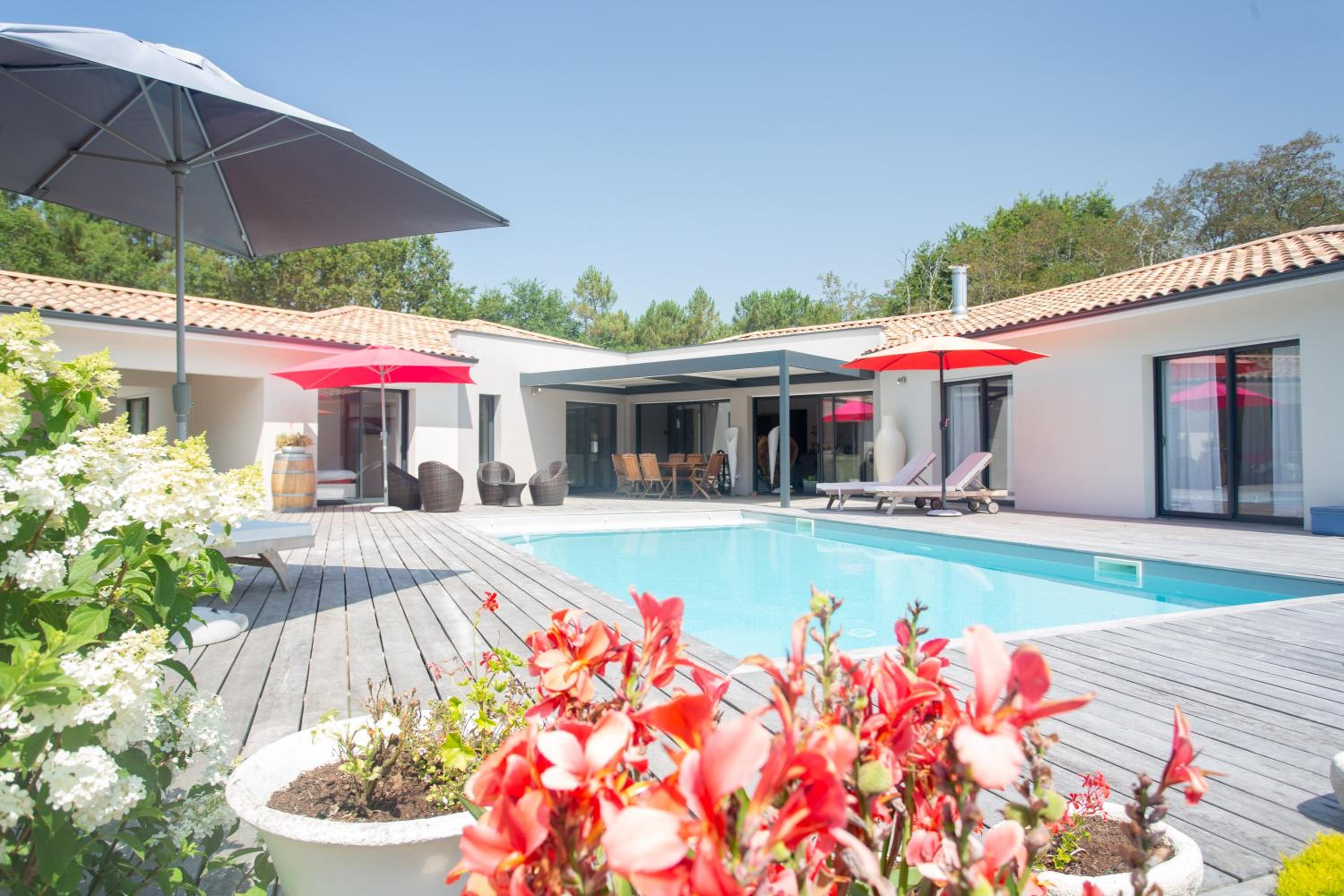 King Room with Pool View photo 3