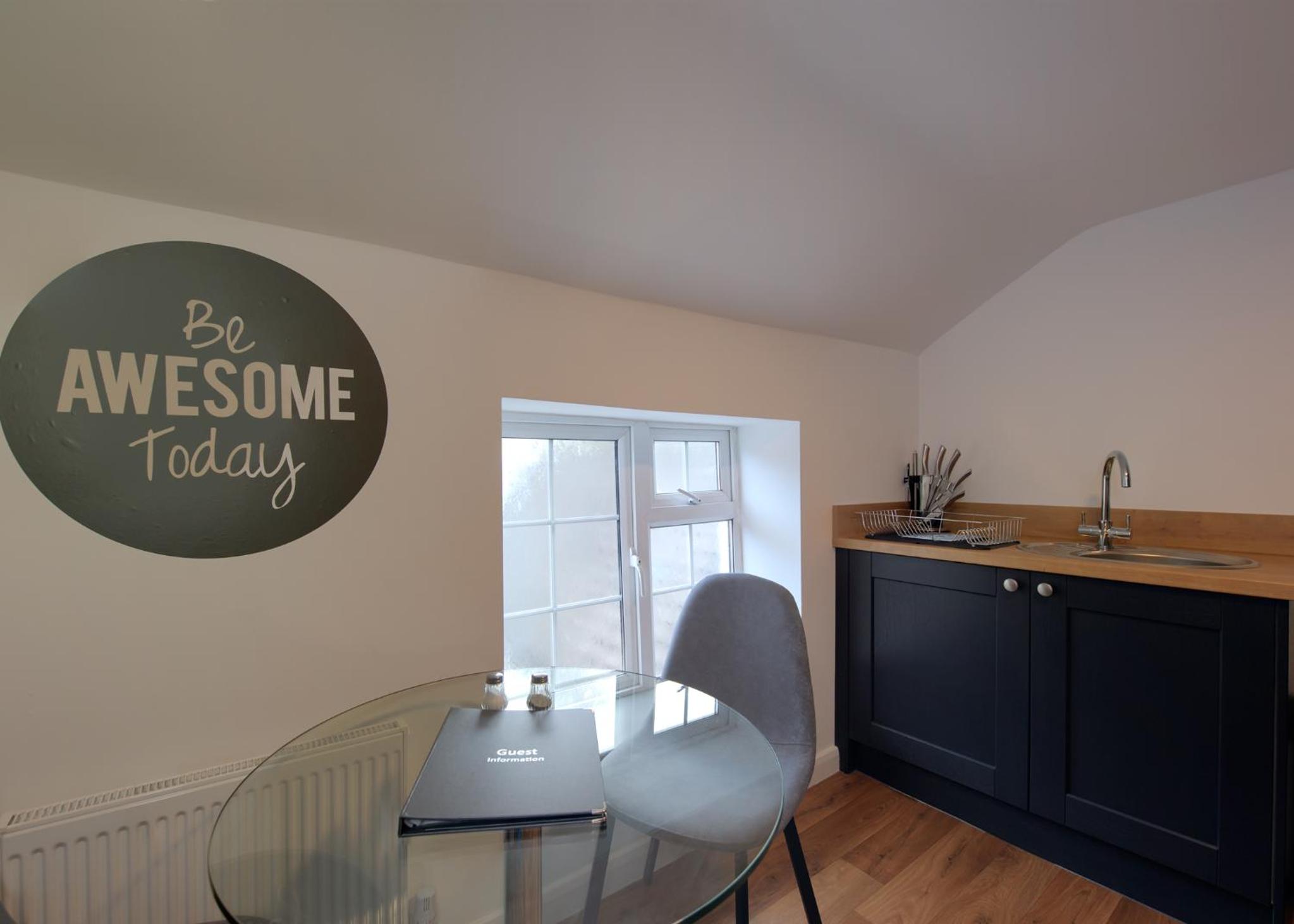 One-Bedroom Apartment photo 2