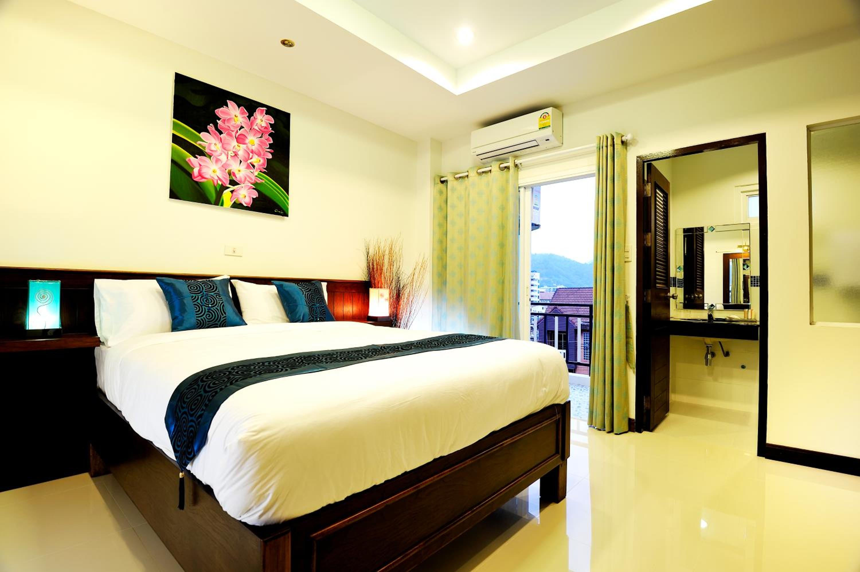 Standard Double Room - Photo 8