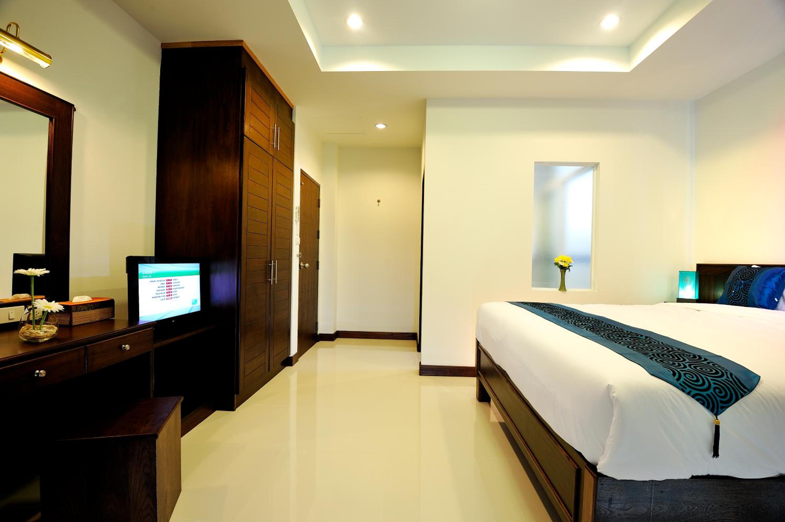 Standard Double Room - Photo 10