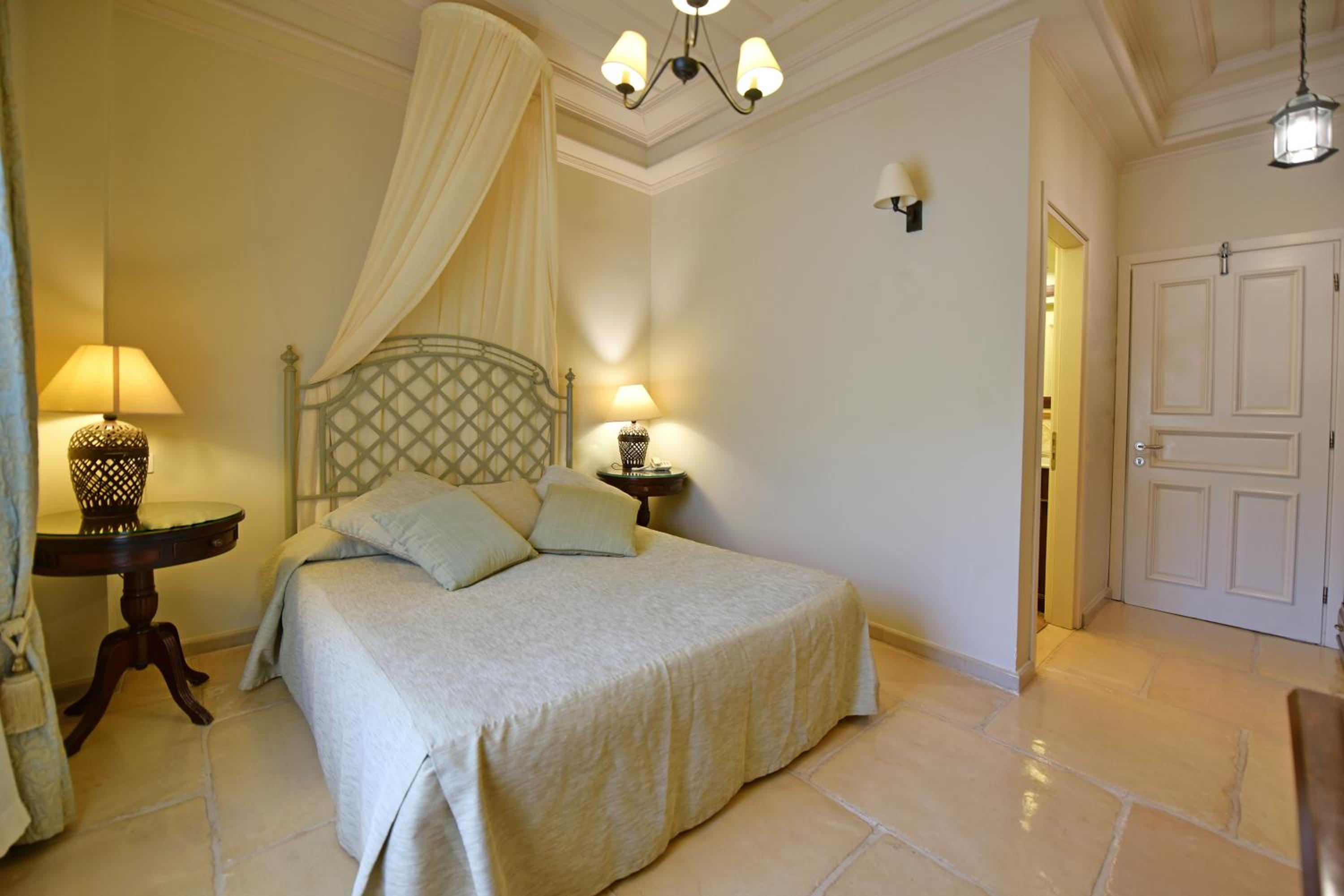 Double Room with Balcony - Photo 5