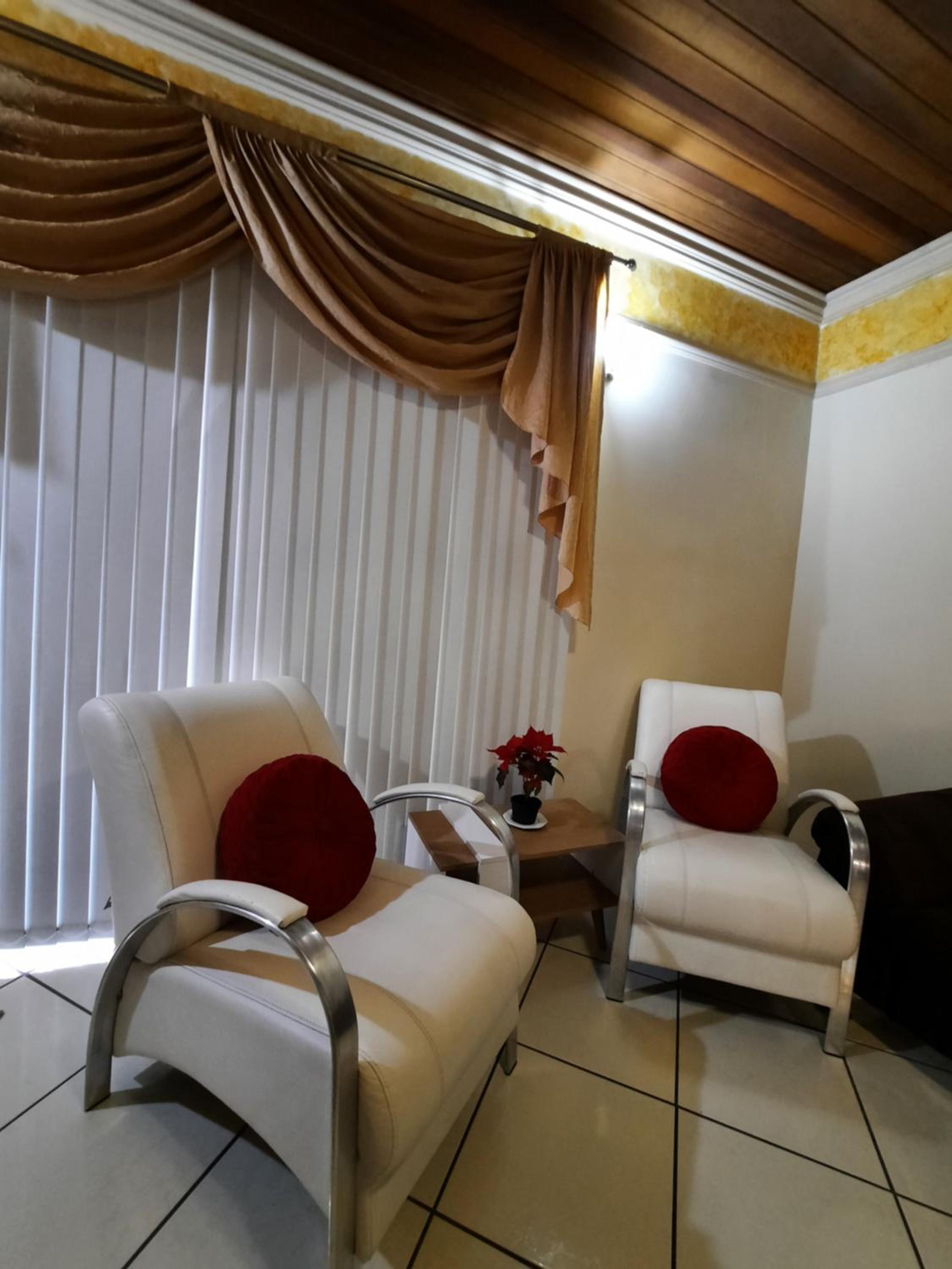 Family Room - Photo 12