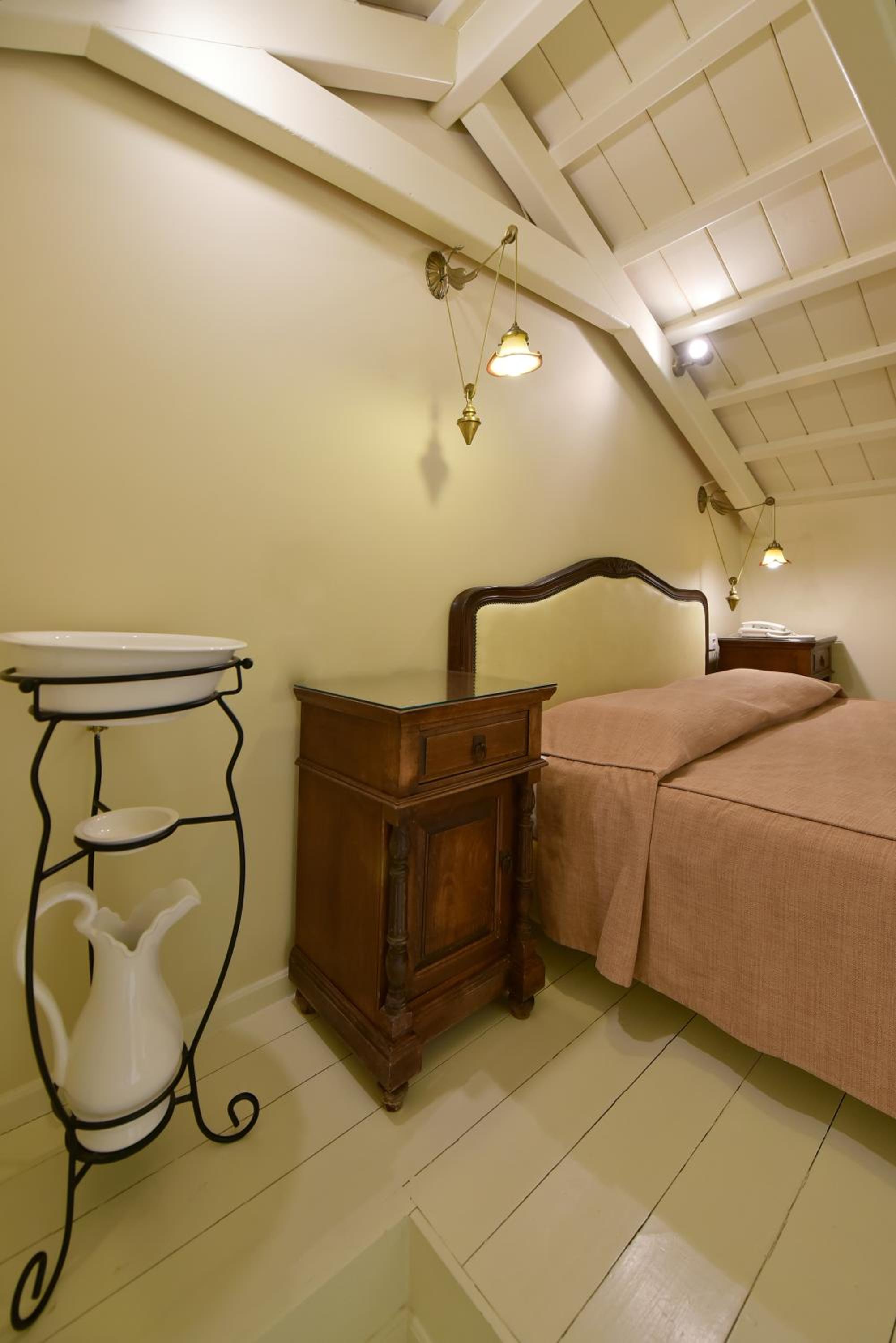 Triple Room - Photo 12