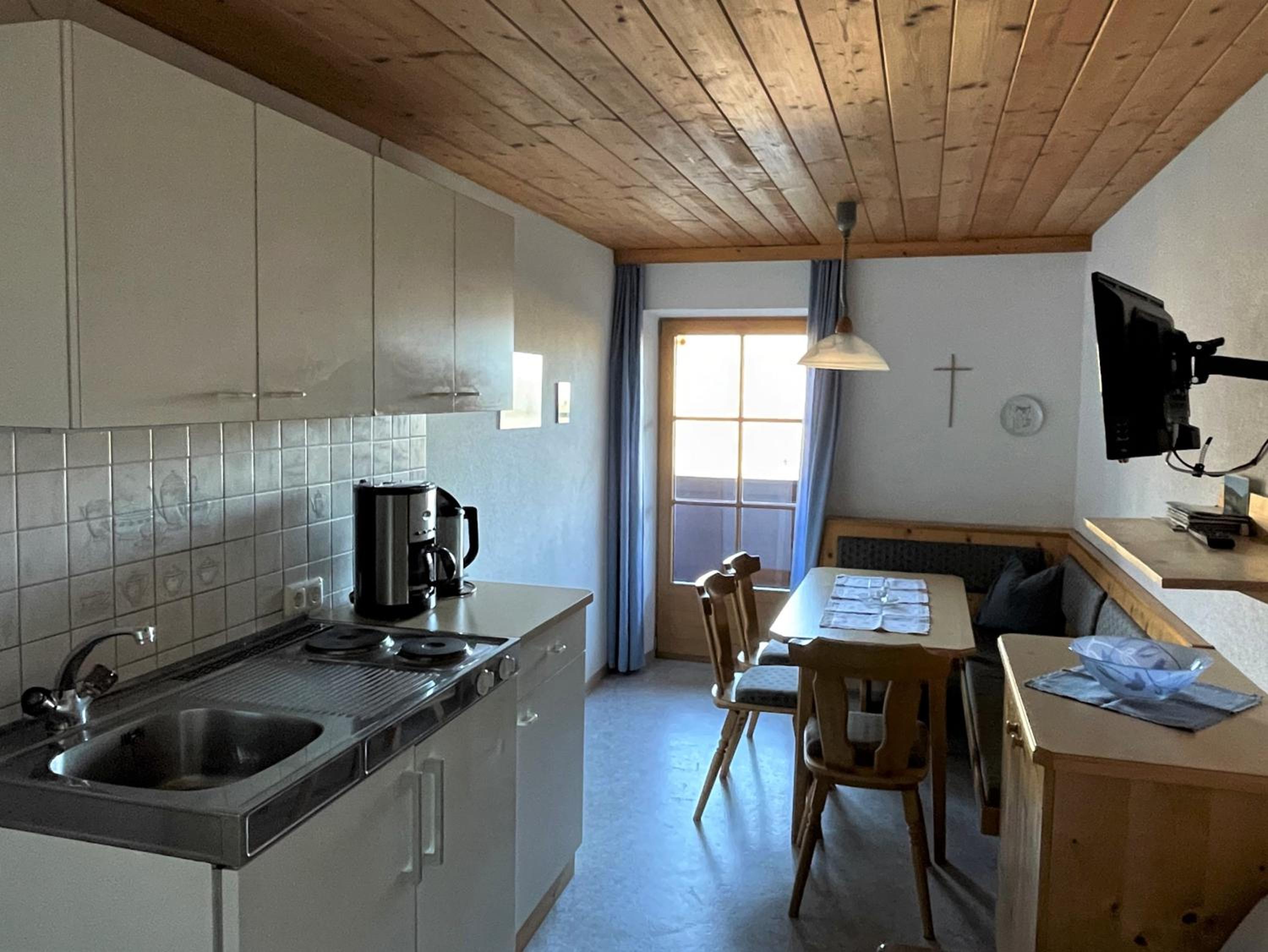 Large Apartment photo 3