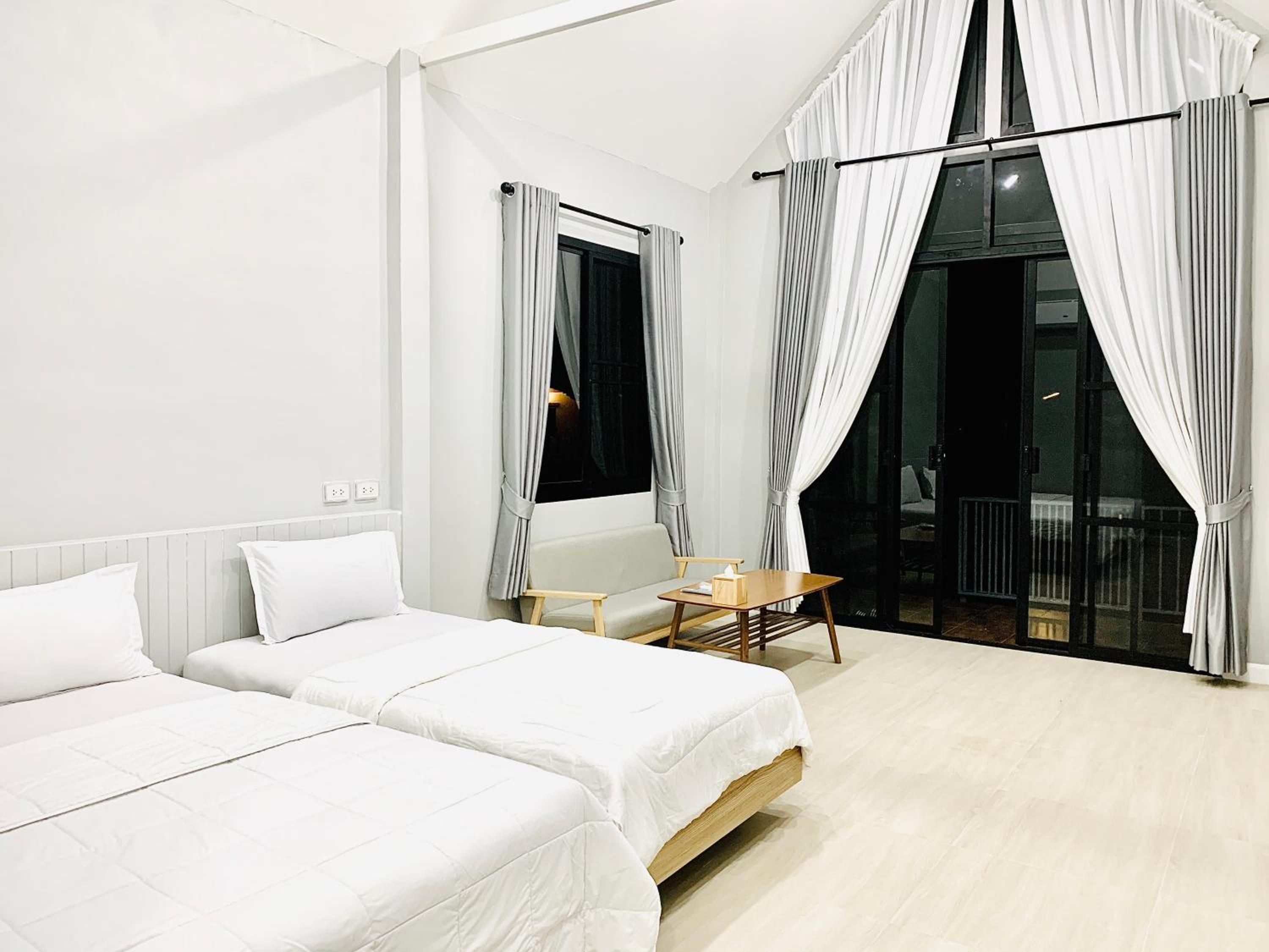 Standard Triple Room - Photo 4