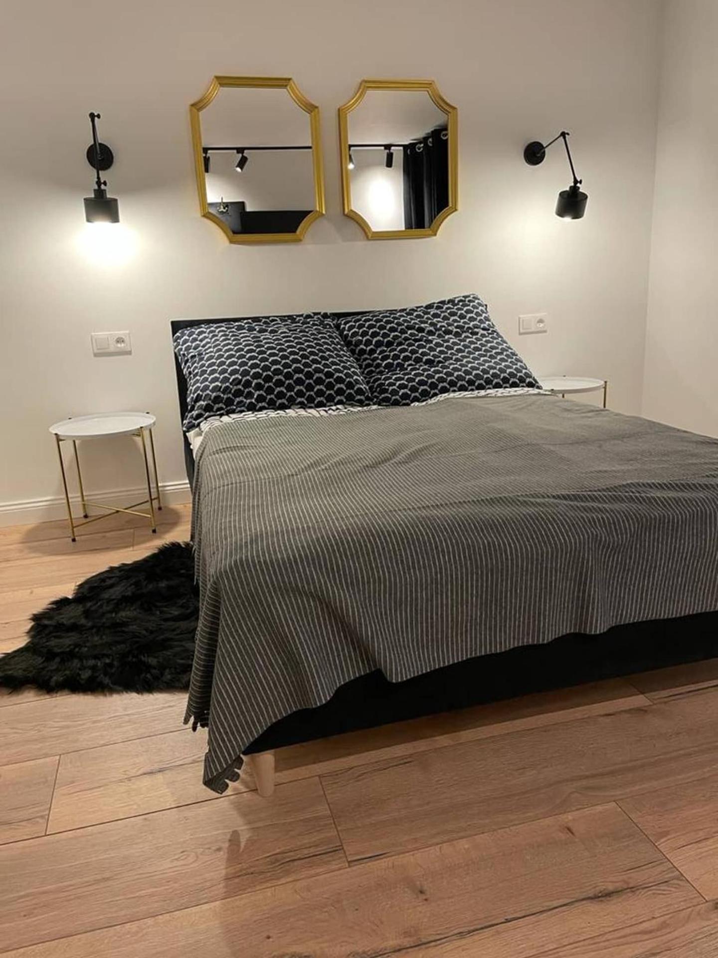 One-Bedroom Apartment - Photo 8