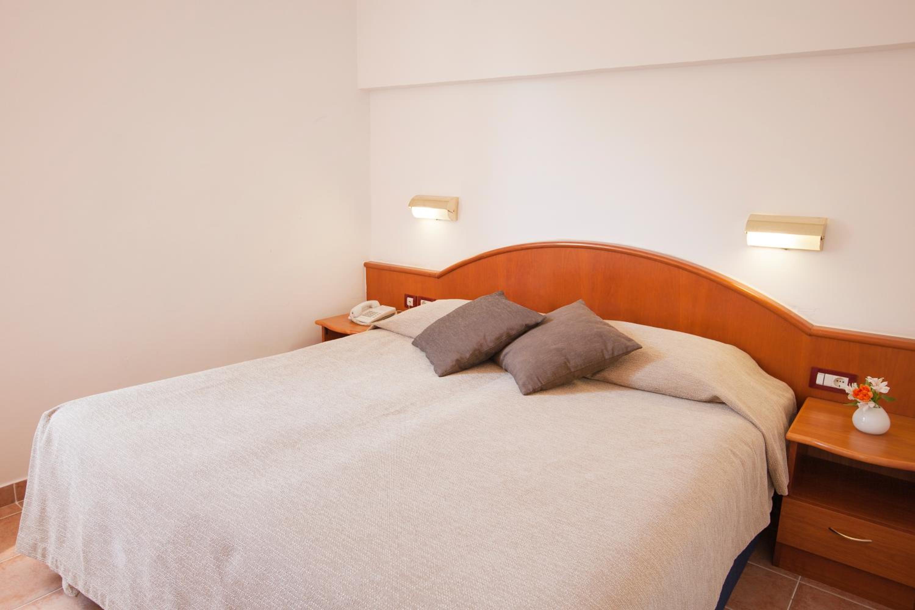 Special Offer - Standard Double Room With Half Board photo 1
