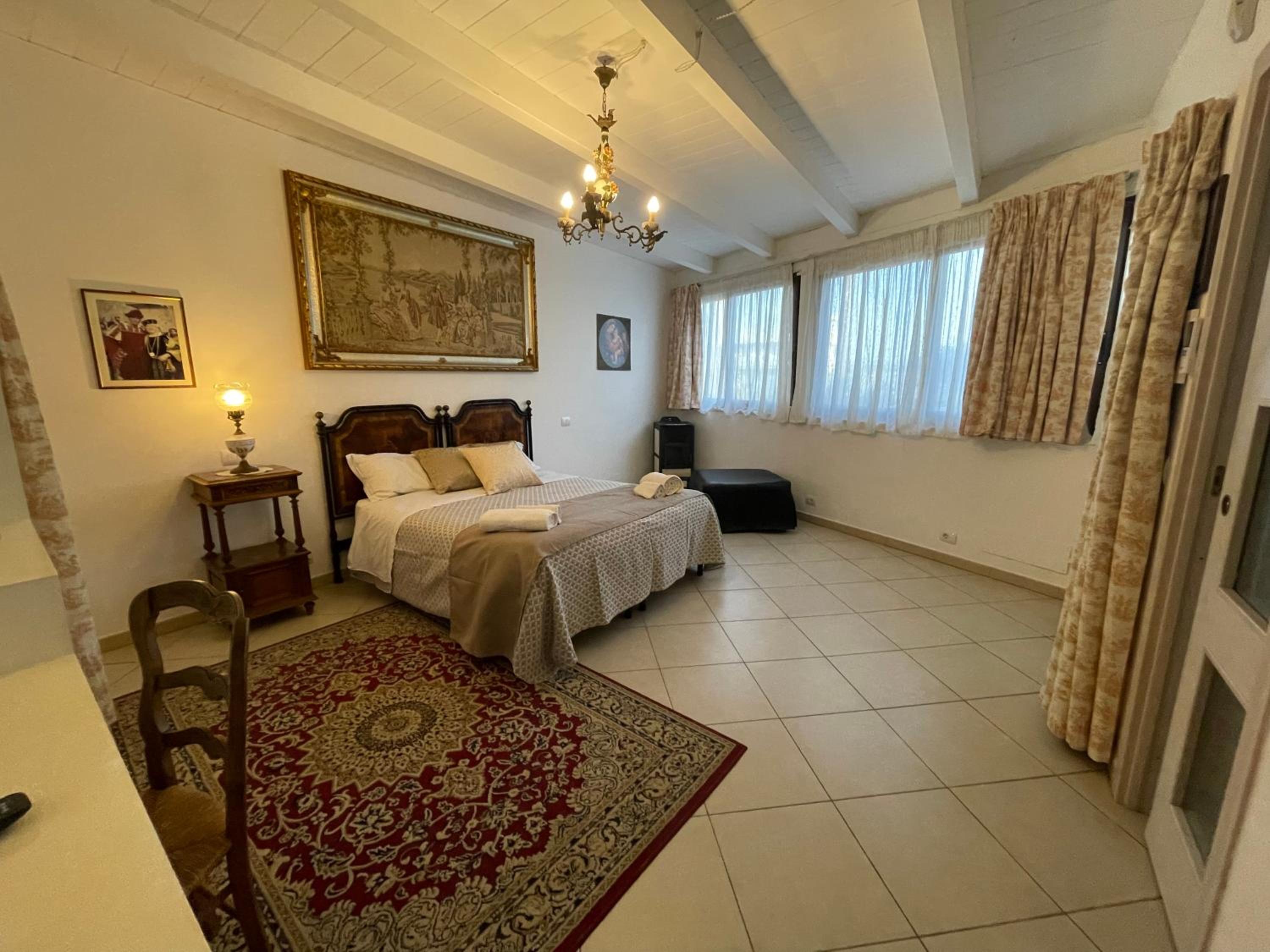 Quadruple Room with Private Bathroom photo 1
