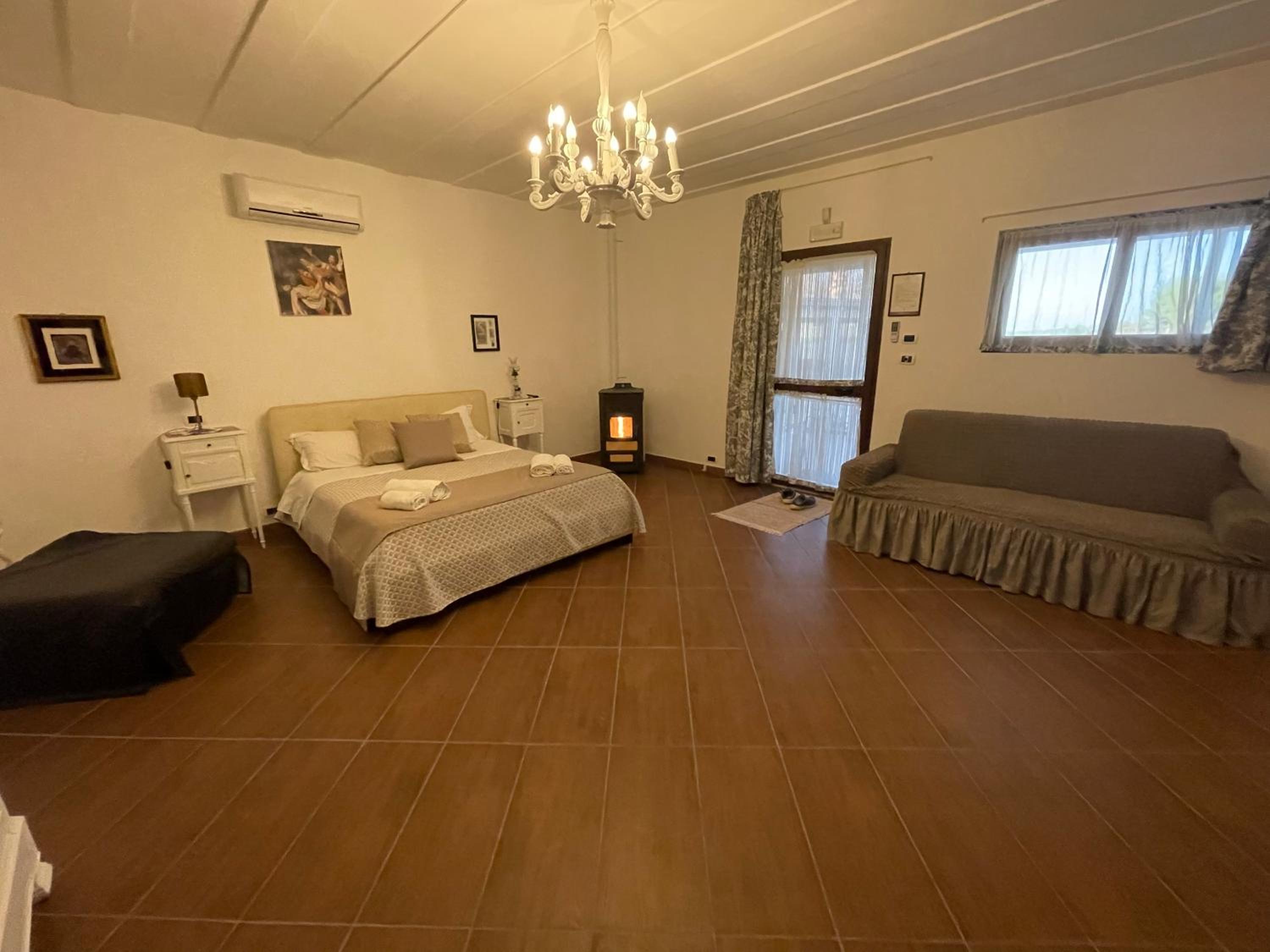 Superior Family Room photo 1