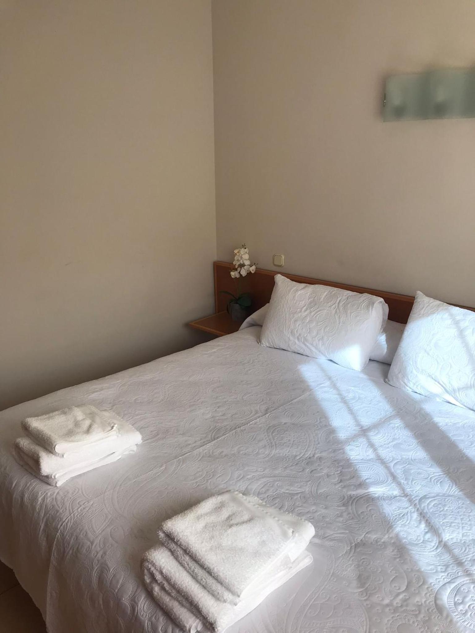 Deluxe Queen Room - Photo 1