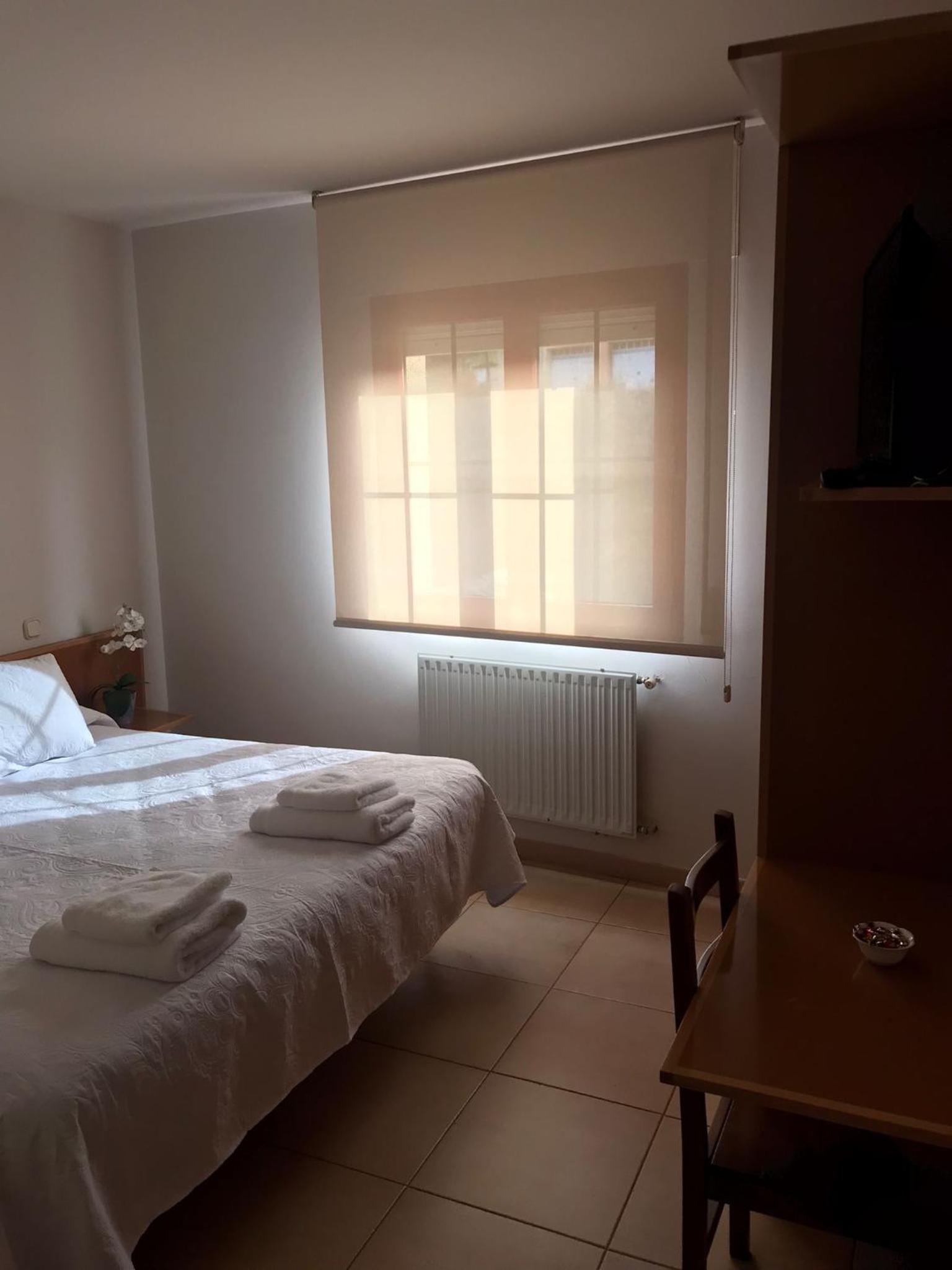 Deluxe Queen Room - Photo 2