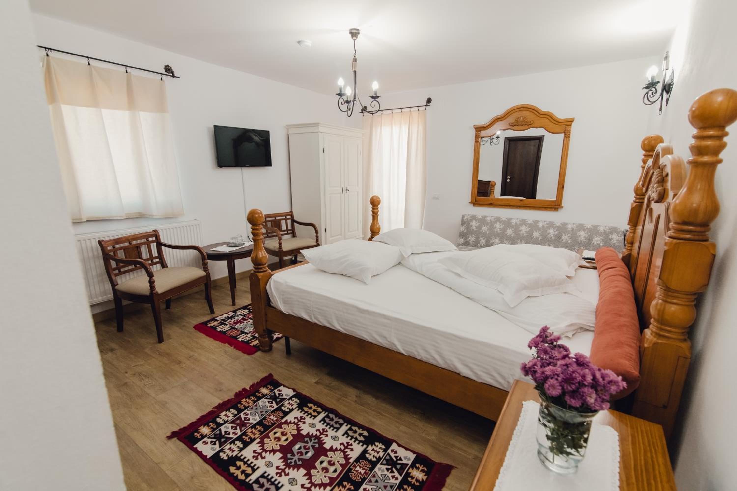 Deluxe Double or Twin Room photo 2
