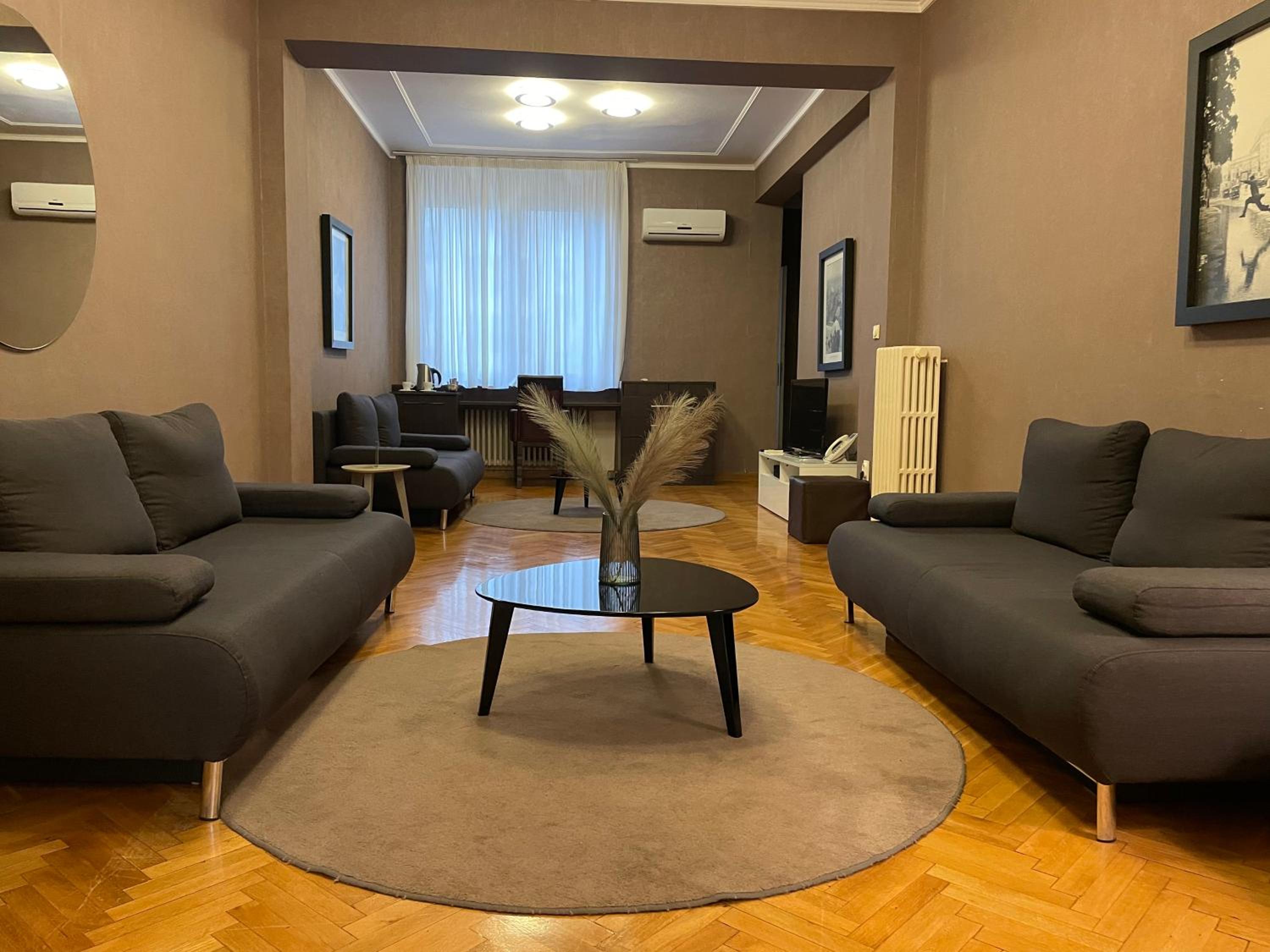 Superior Suite - Photo 5