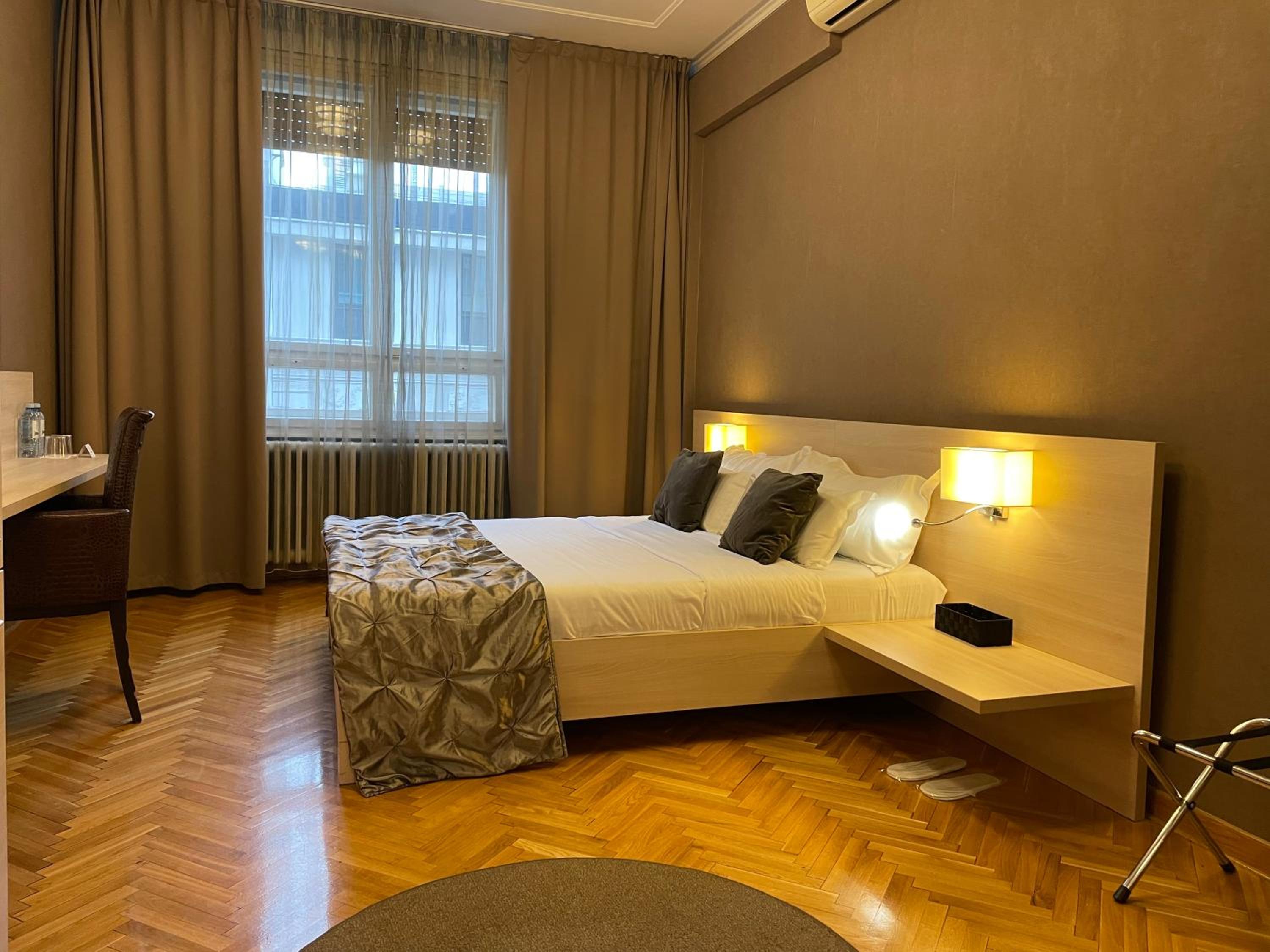 Superior Suite - Photo 4