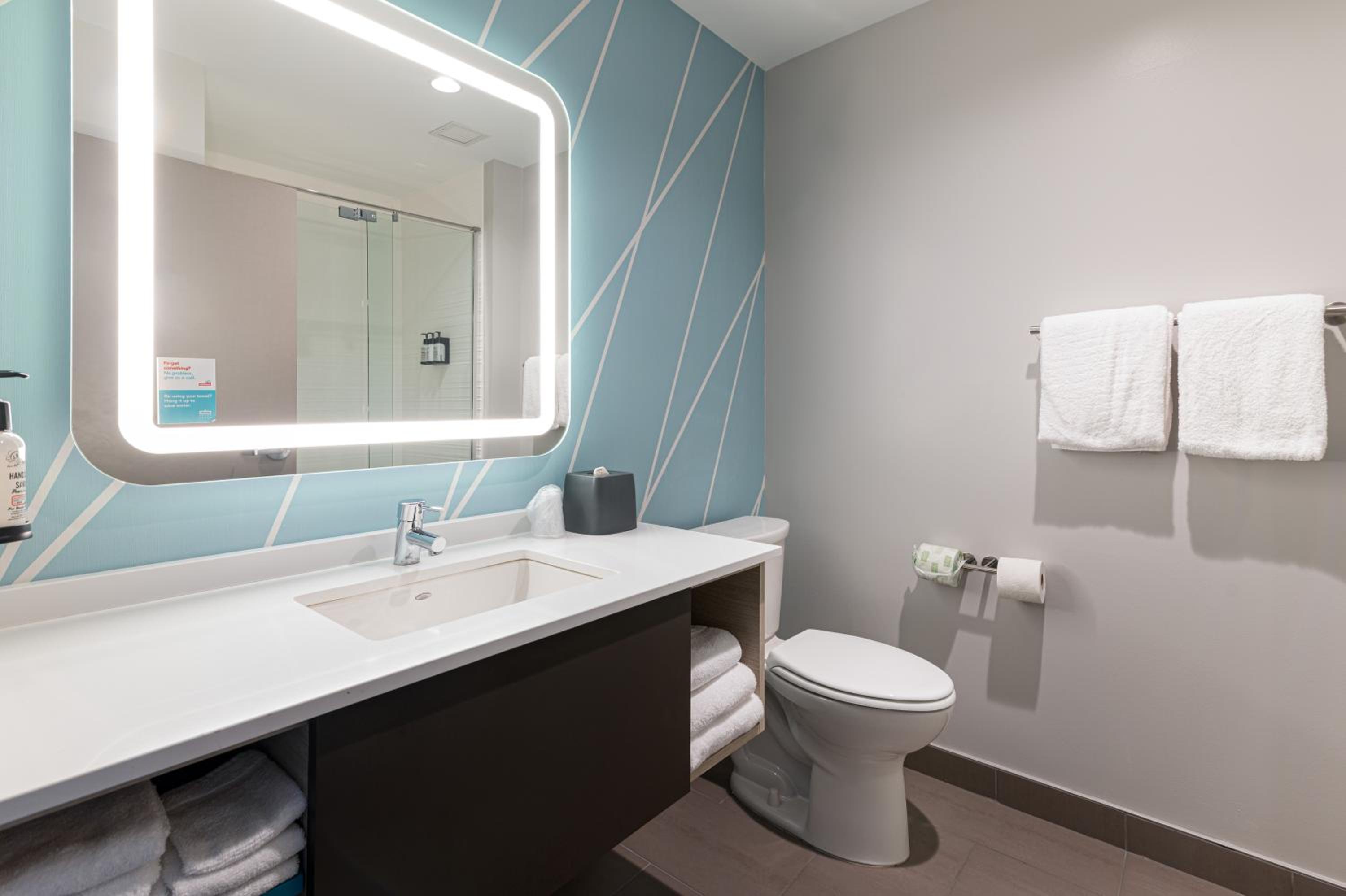 Standard King Room - Photo 2