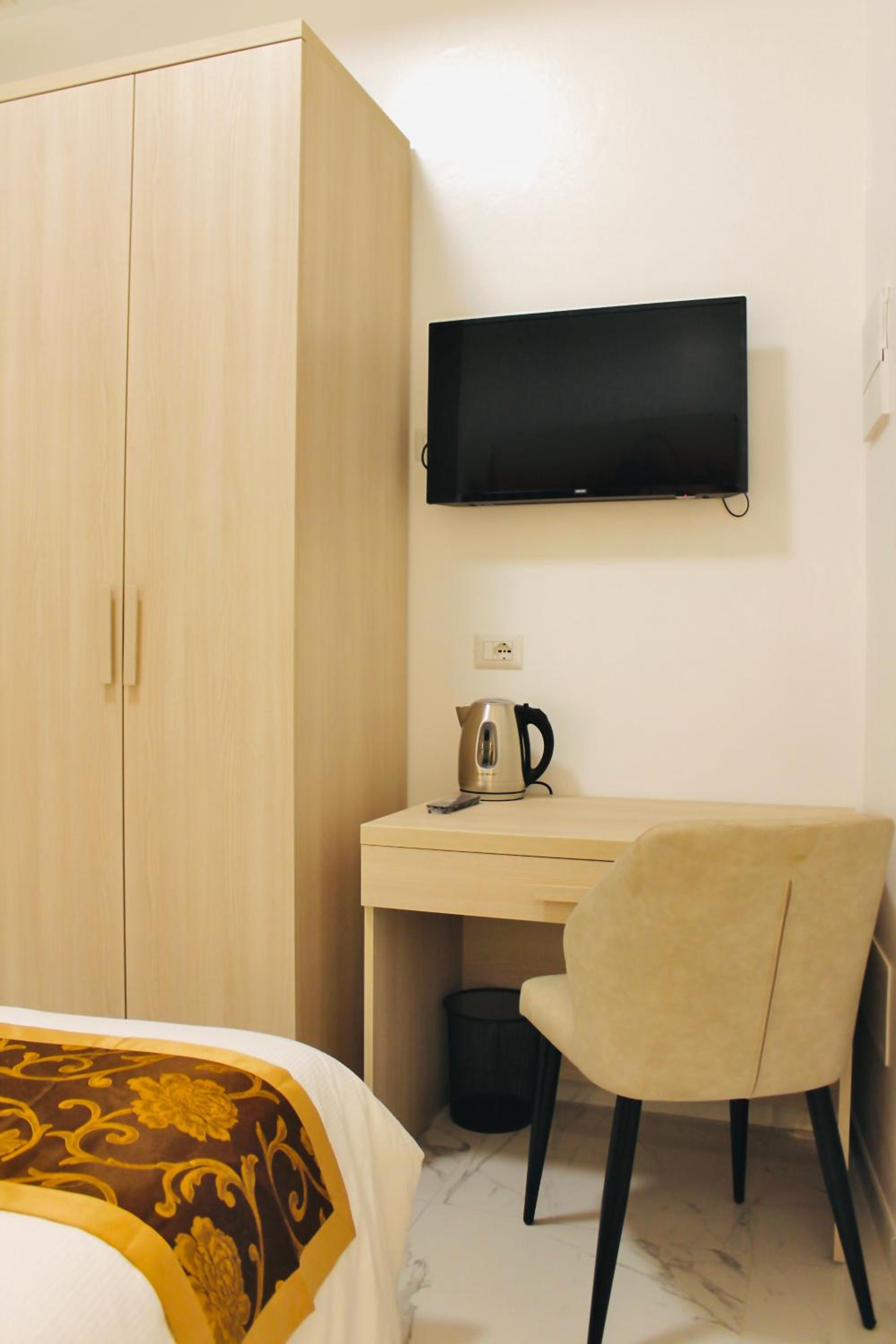 Large Double Room photo 3