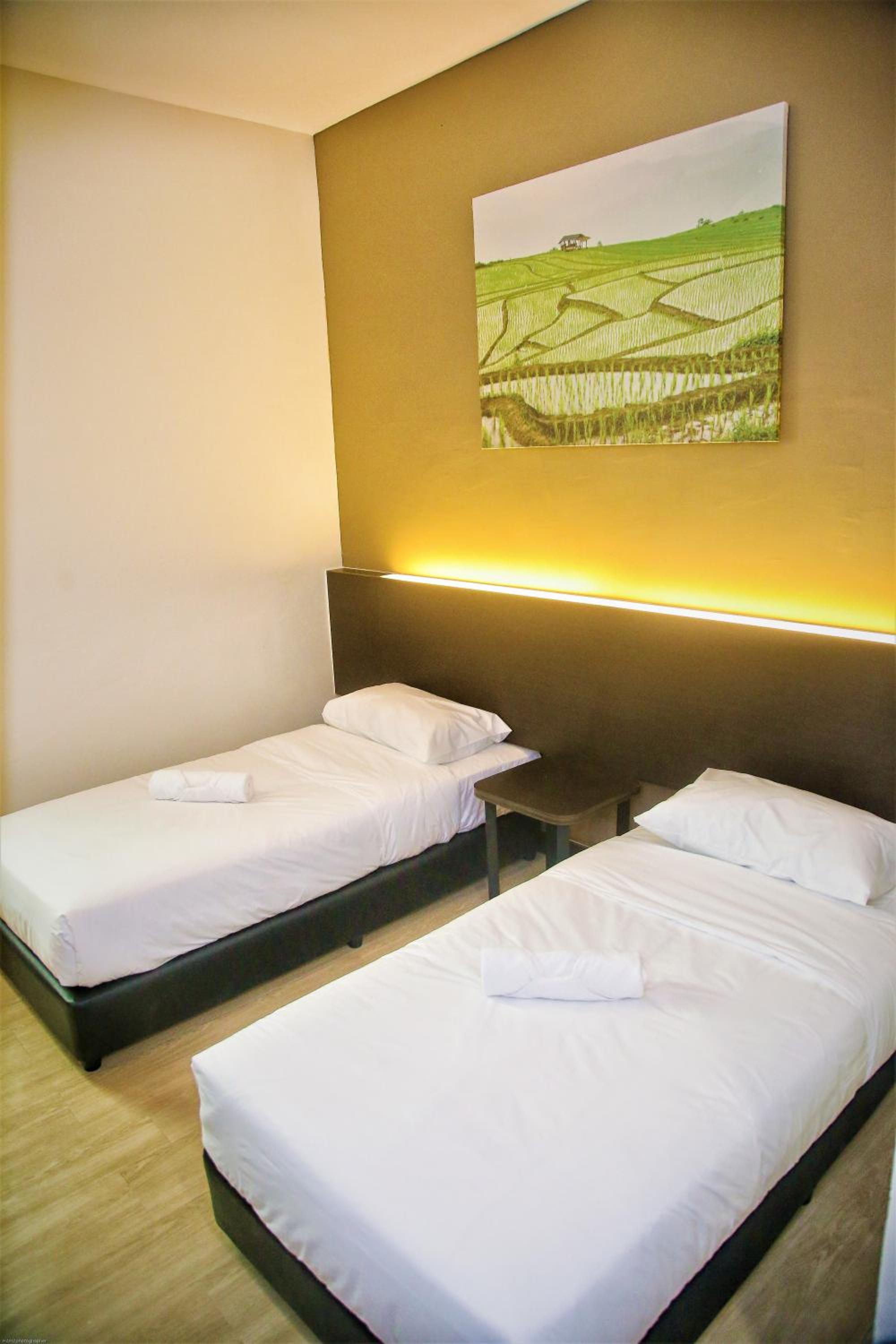 Deluxe Twin Room - Photo 2
