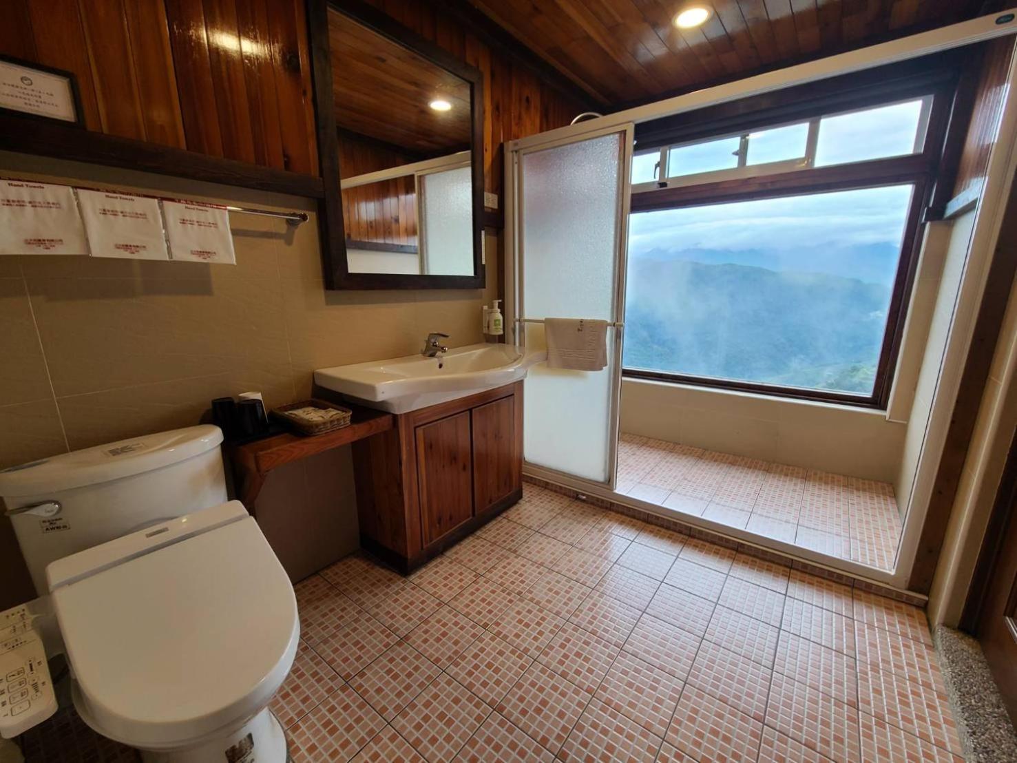 Deluxe Triple Room photo 3