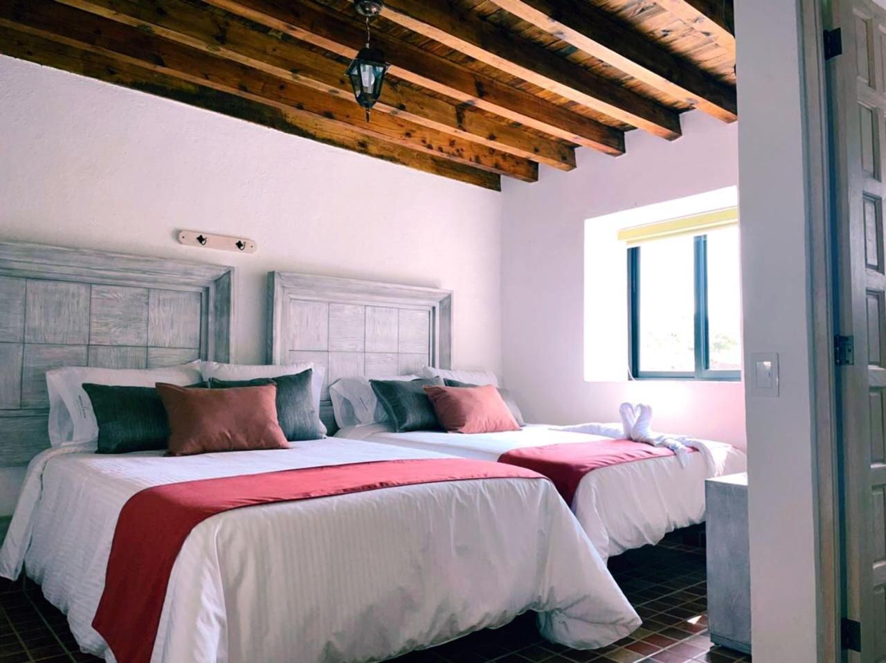 Double Room with Two Double Beds - Photo 4