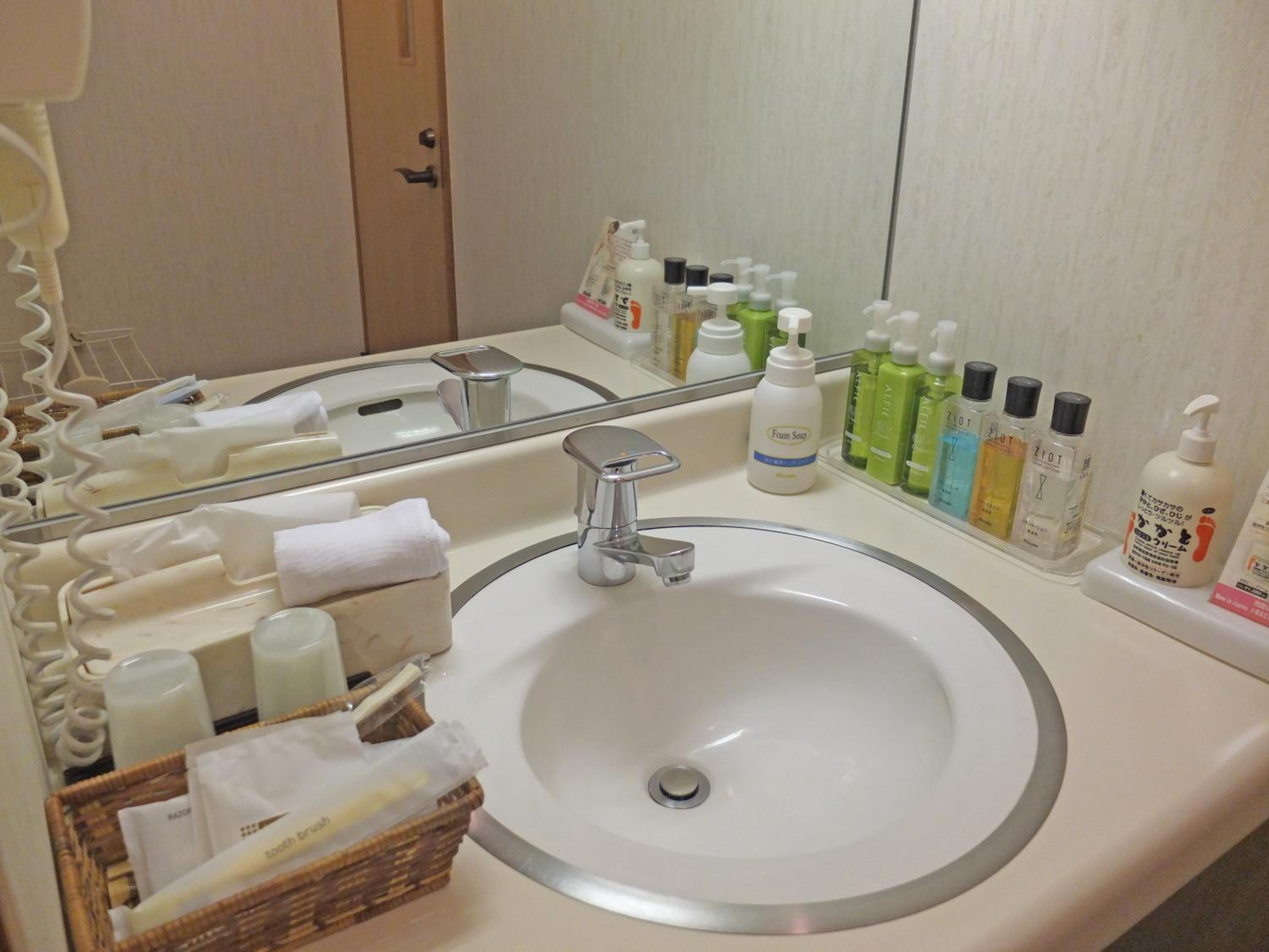 Twin Room - Photo 3