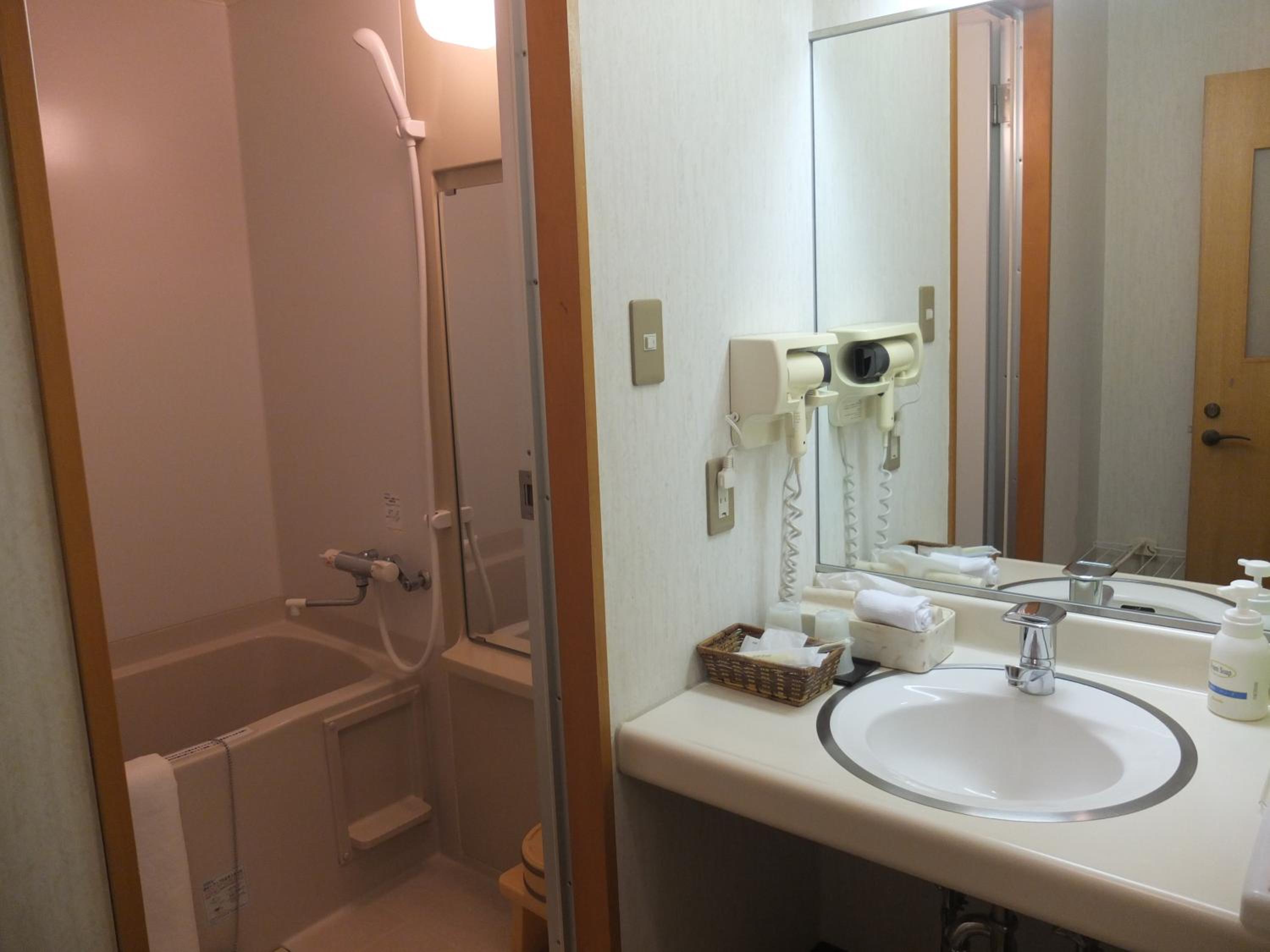 Twin Room - Photo 4