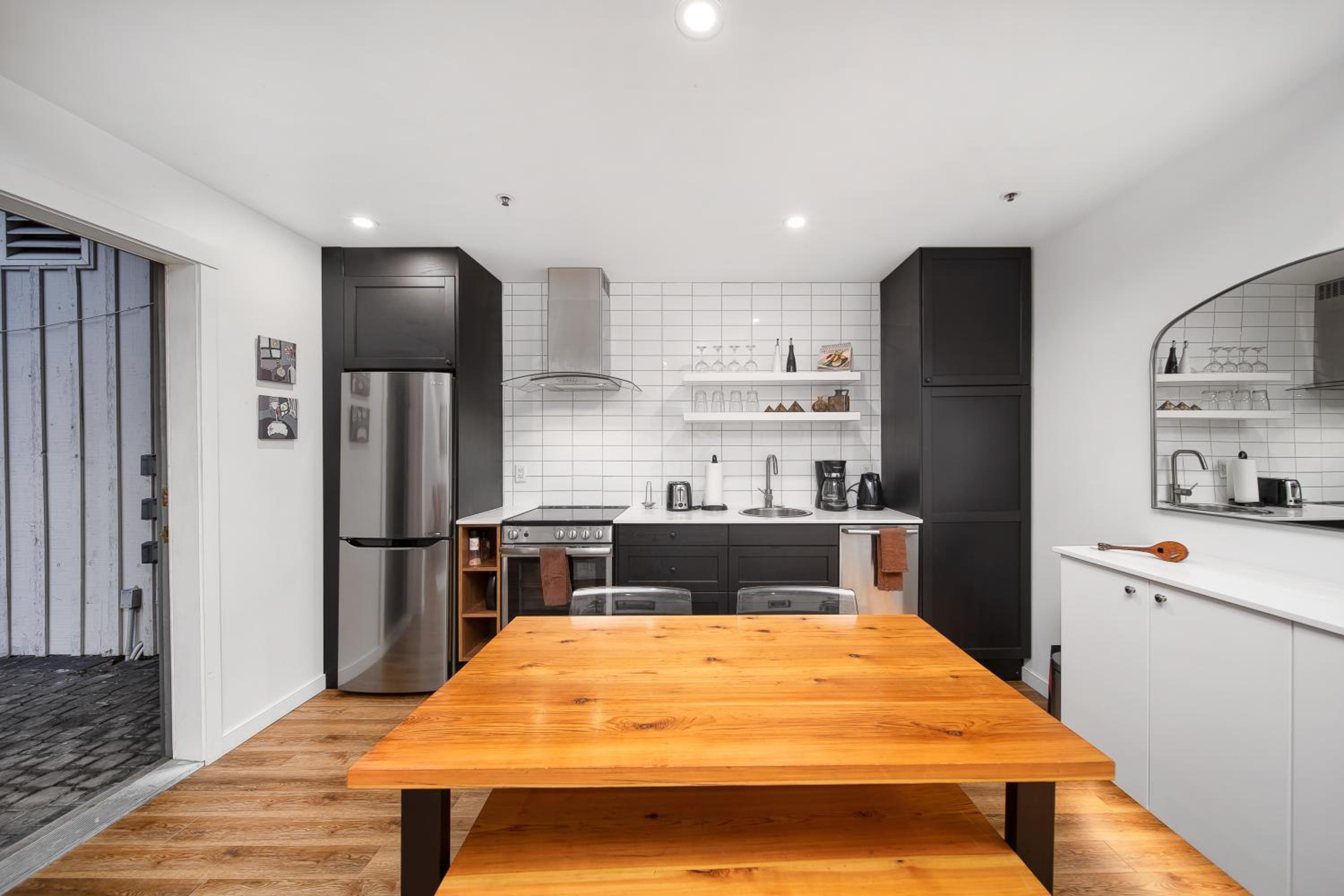 Modern Studio at Blackcomb base, Photo 8