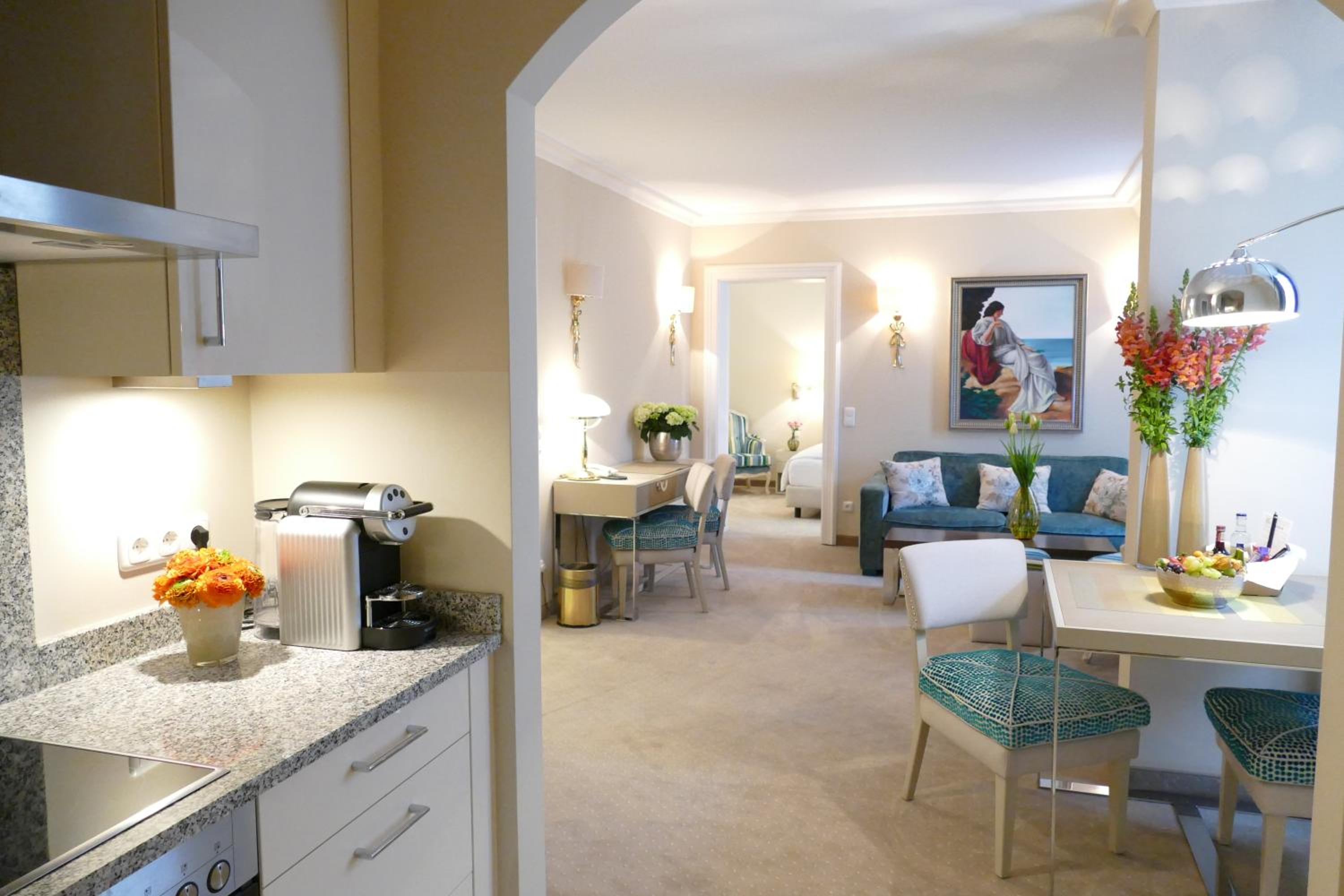 Apartment with Kitchen thumbnail 6