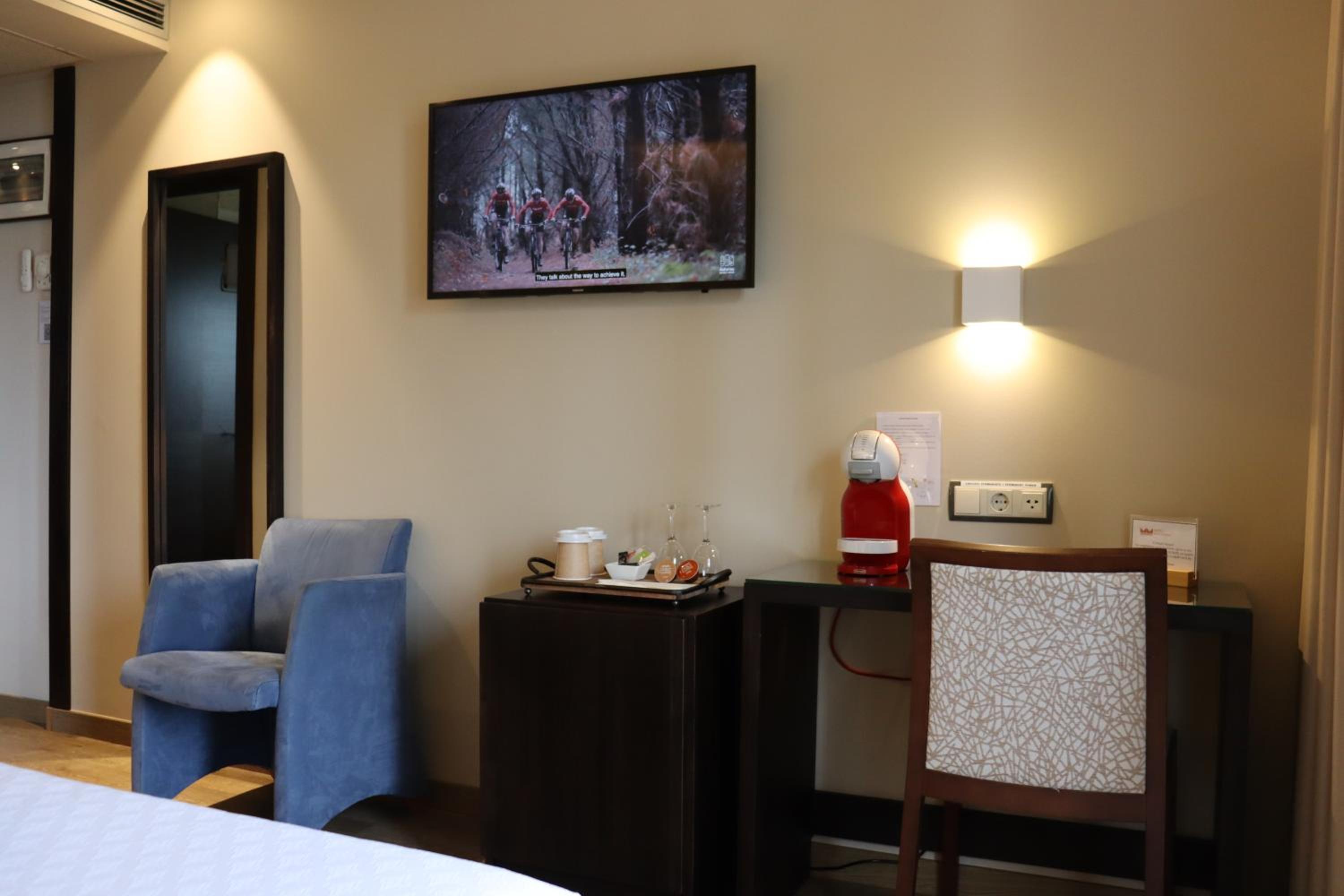 Superior Double or Twin Room with Terrace photo 3