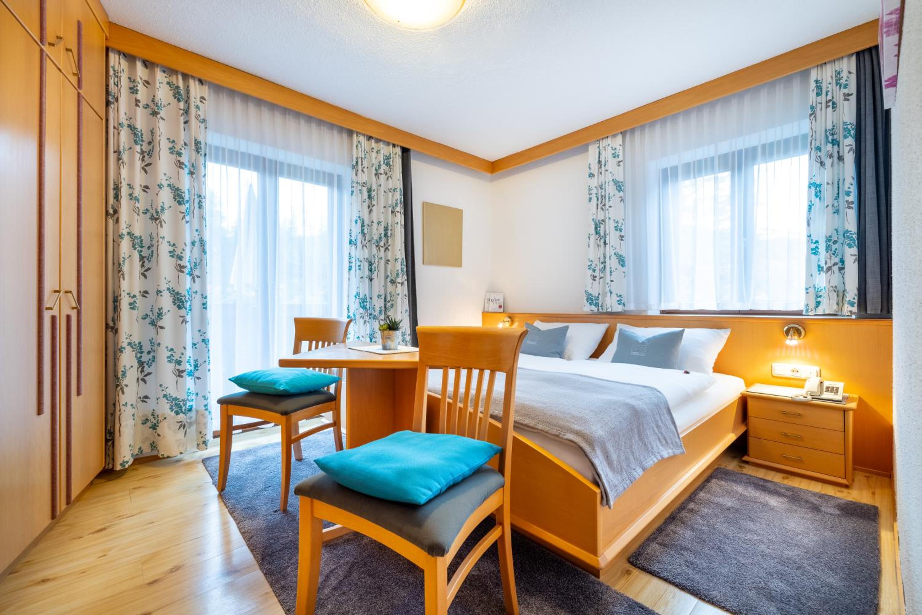 Four-Bedroom Apartment with Balcony